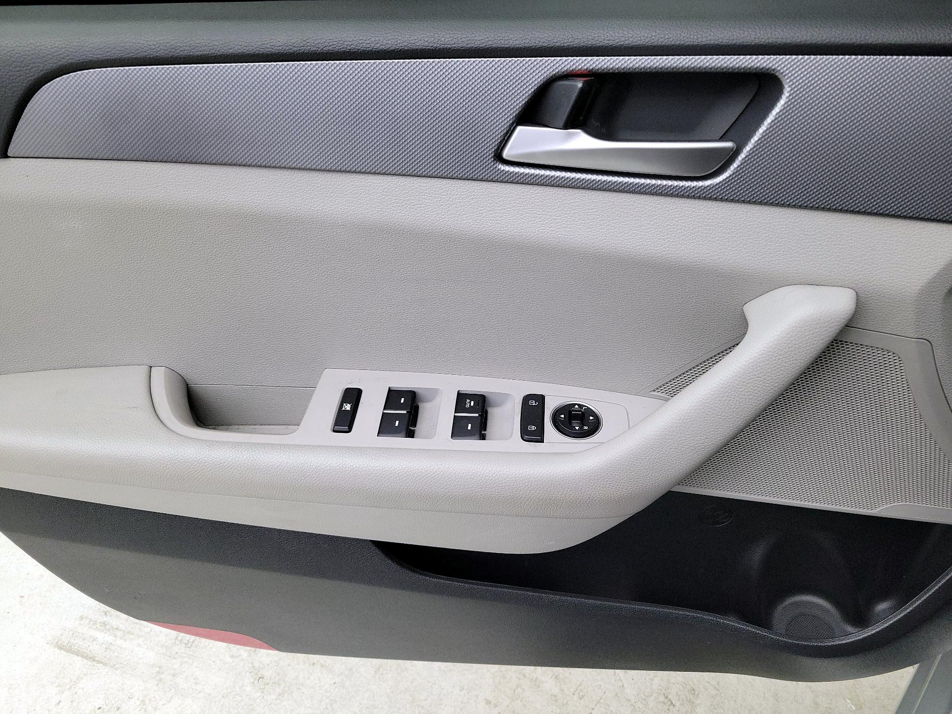 Thumbnail: 2019 Hyundai Sonata - 12