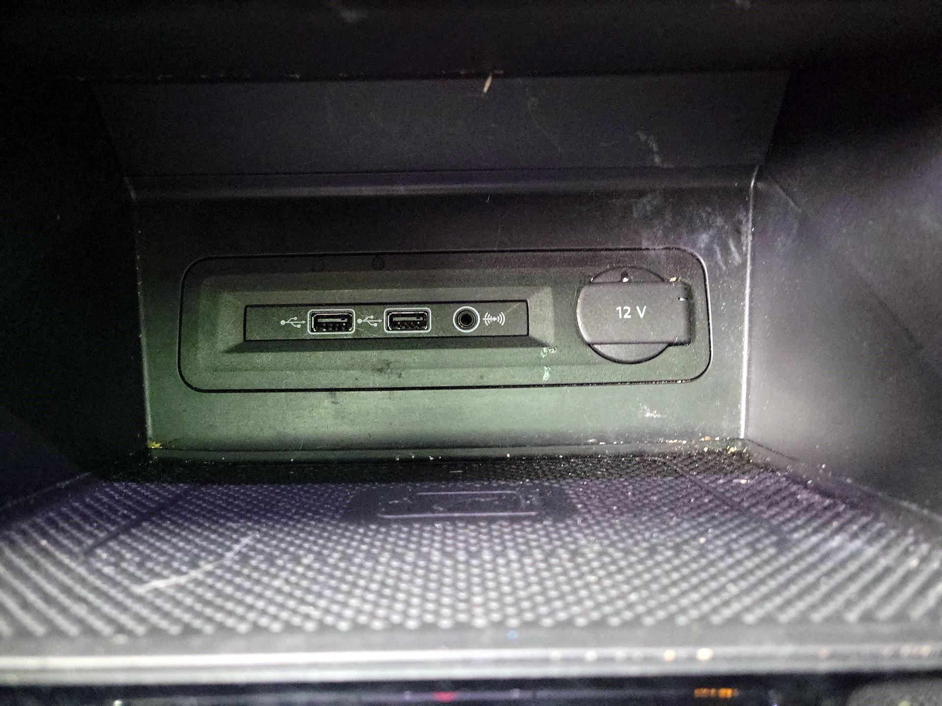 Thumbnail: 2021 Volkswagen Atlas - 17