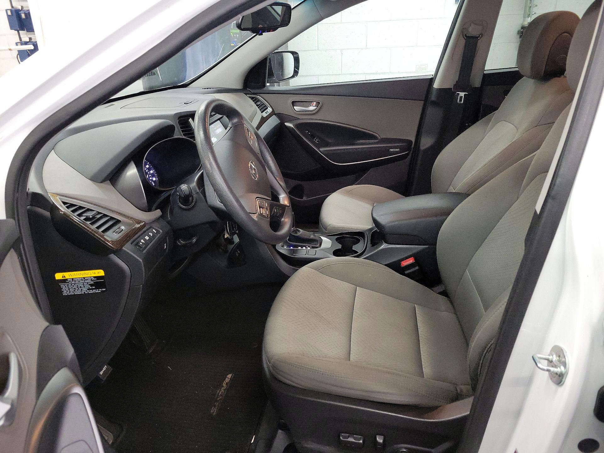 Thumbnail: 2017 Hyundai Santa Fe - 9