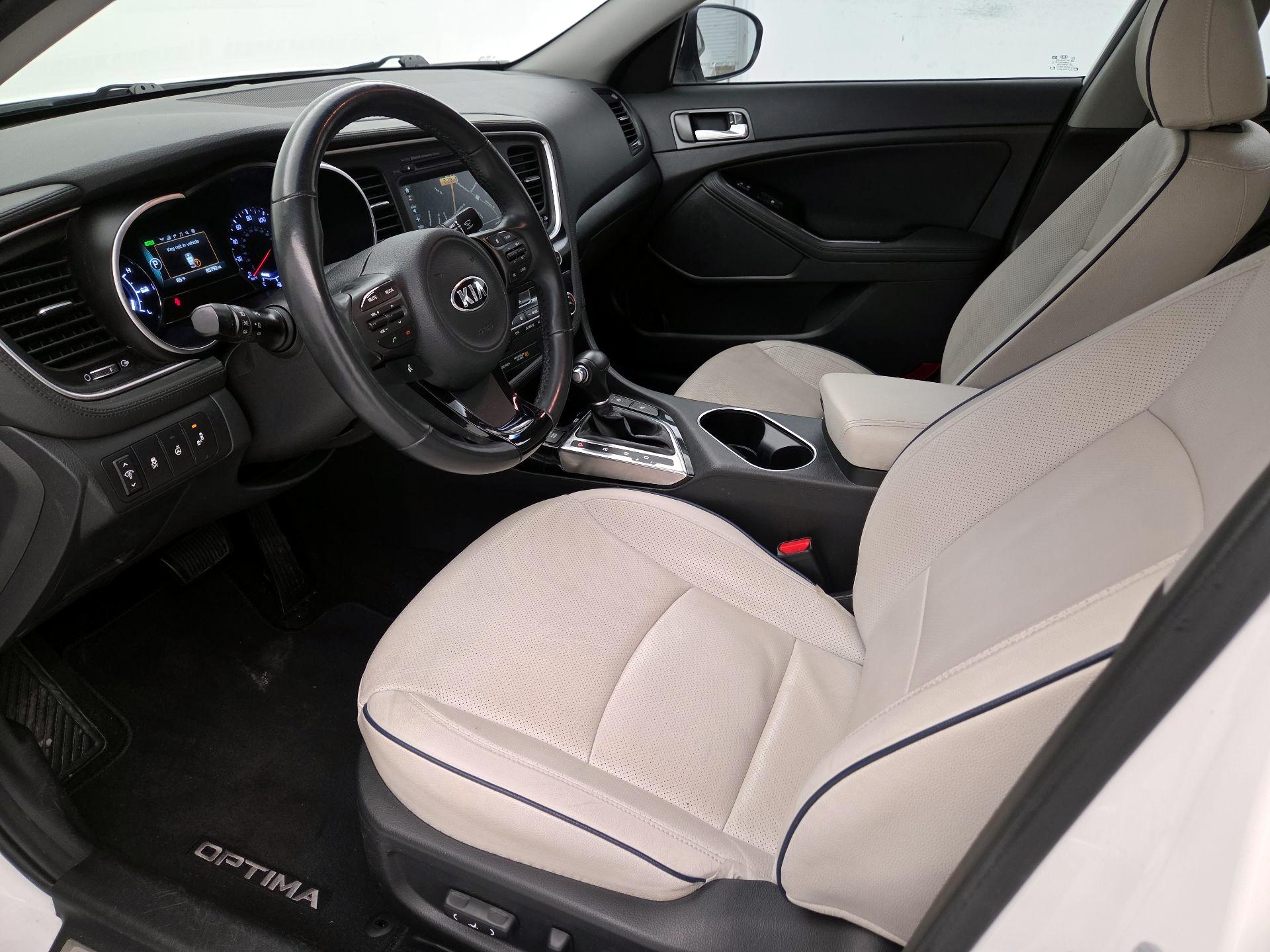 Thumbnail: 2015 Kia Optima - 11