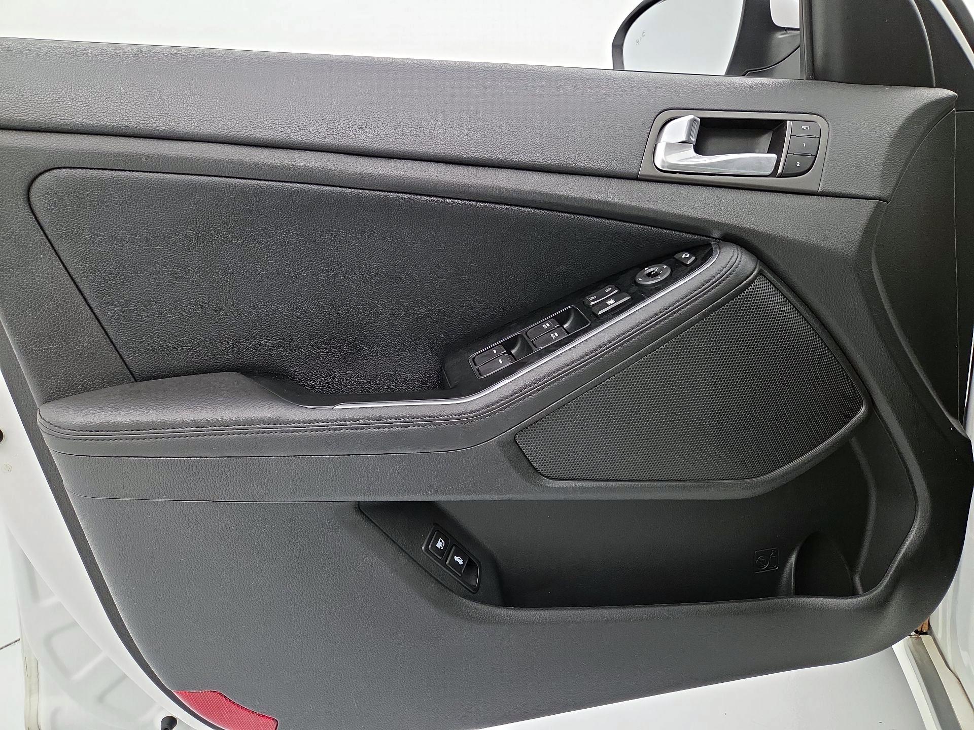 Thumbnail: 2015 Kia Optima - 12