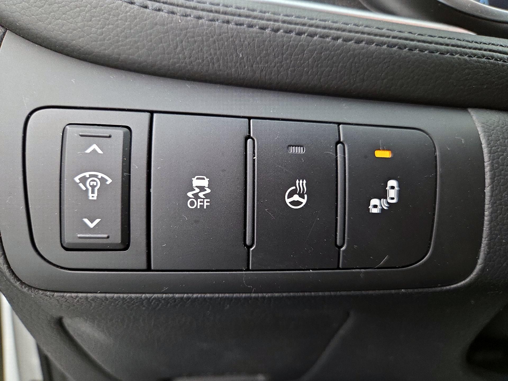 Thumbnail: 2015 Kia Optima - 13