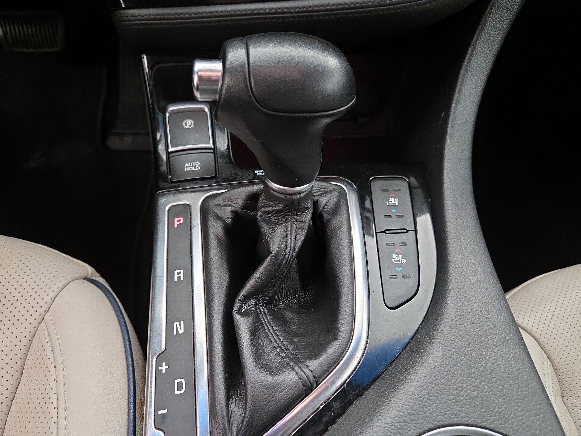 Thumbnail: 2015 Kia Optima - 18