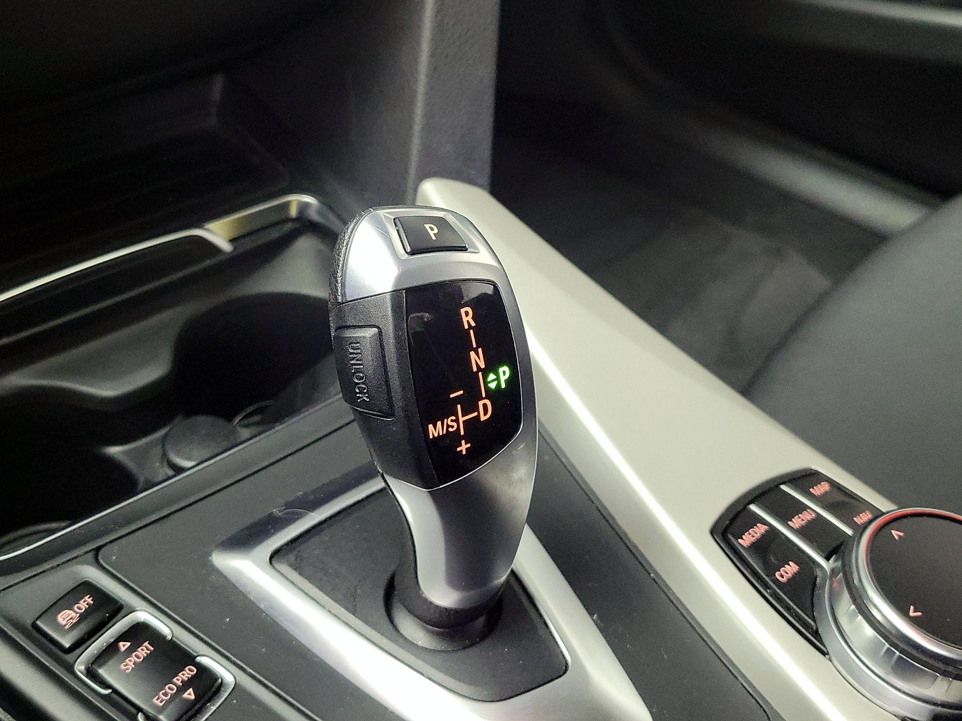 Thumbnail: 2018 BMW 3 Series - 17