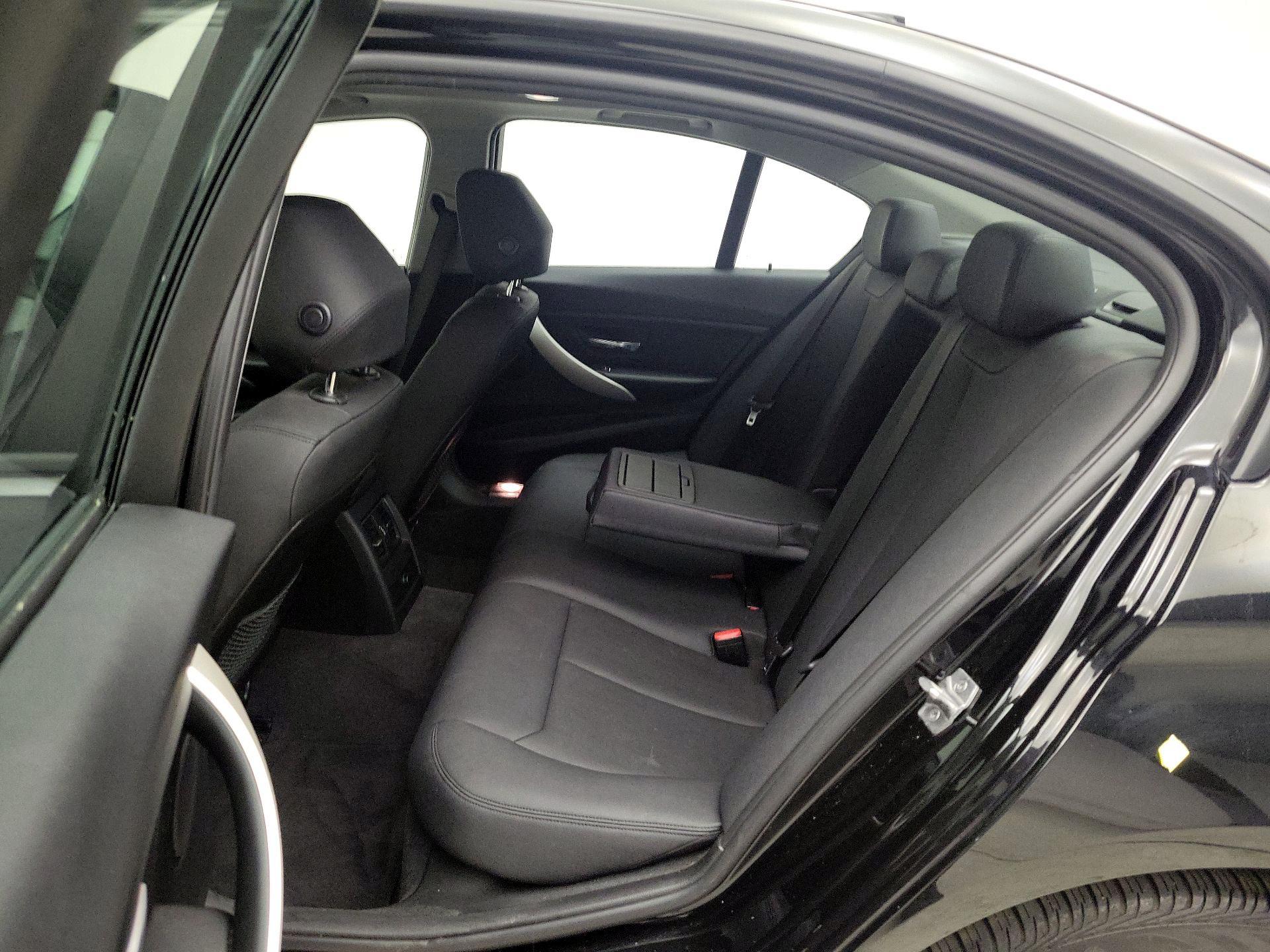 Thumbnail: 2018 BMW 3 Series - 20