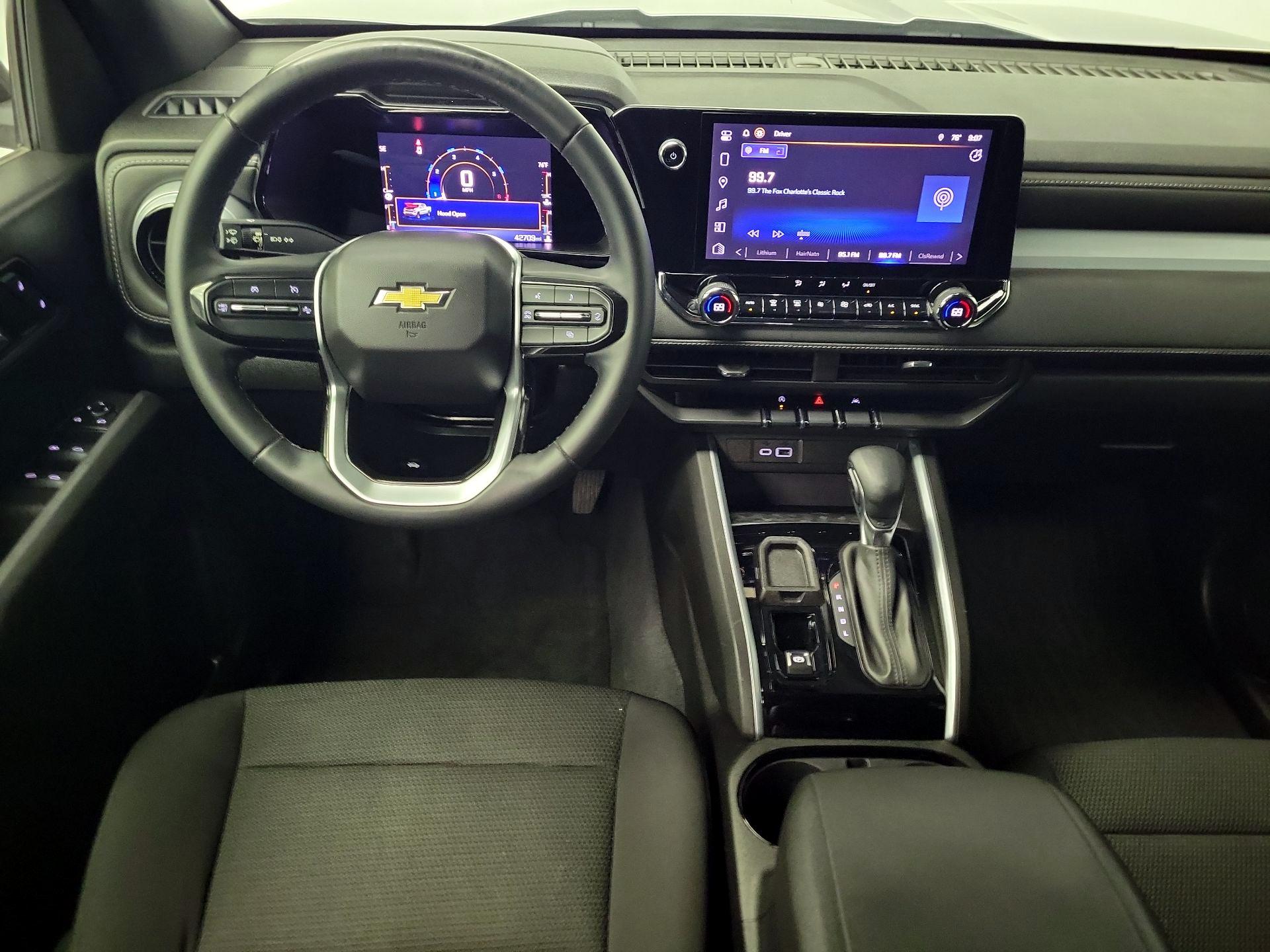 Thumbnail: 2023 Chevrolet Colorado - 9