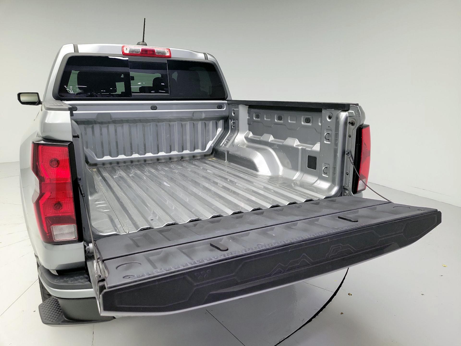 Thumbnail: 2023 Chevrolet Colorado - 20