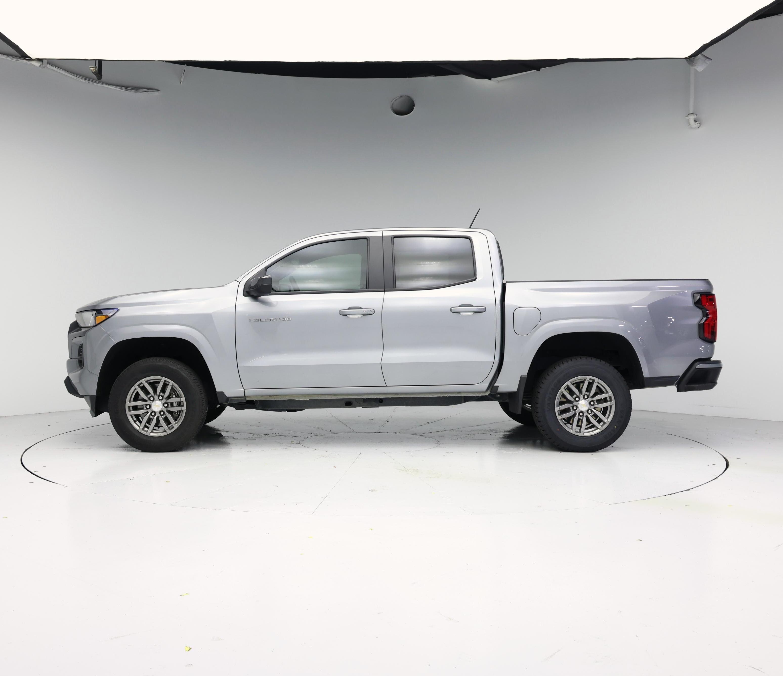 Thumbnail: 2023 Chevrolet Colorado - 3
