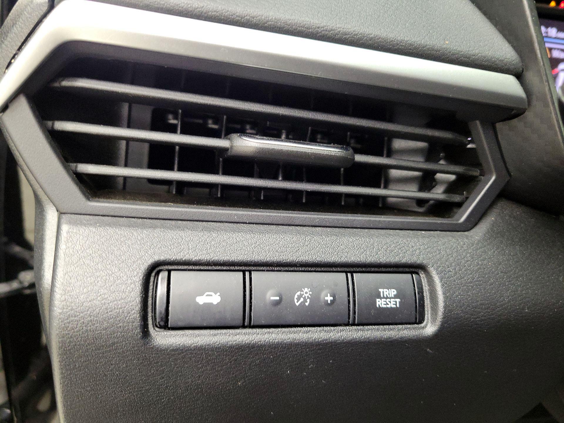 Thumbnail: 2020 Nissan Altima - 13