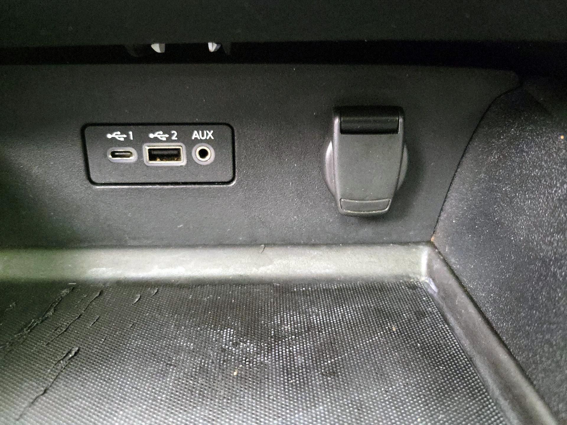 Thumbnail: 2020 Nissan Altima - 18