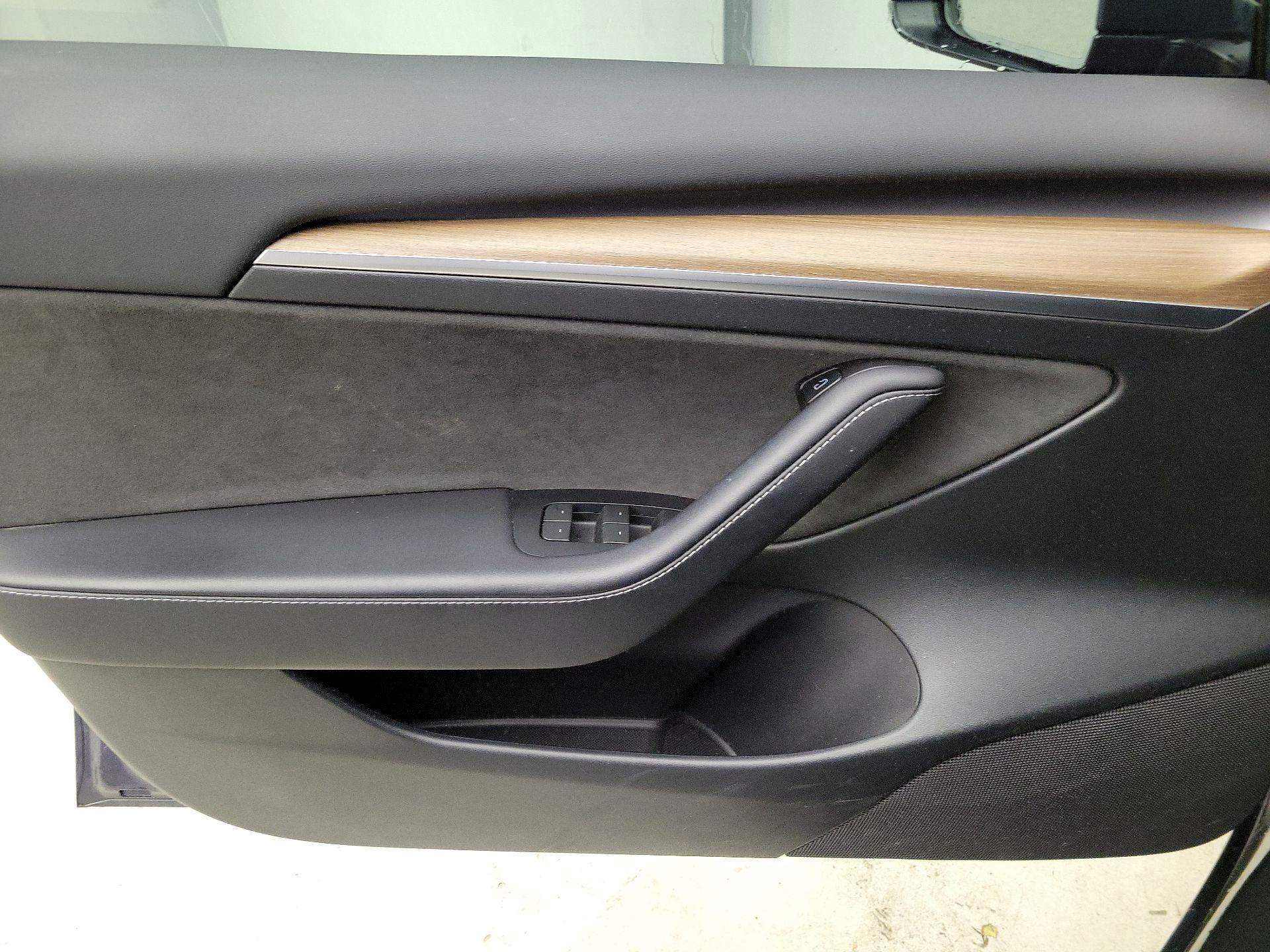 Thumbnail: 2023 Tesla Model 3 - 12