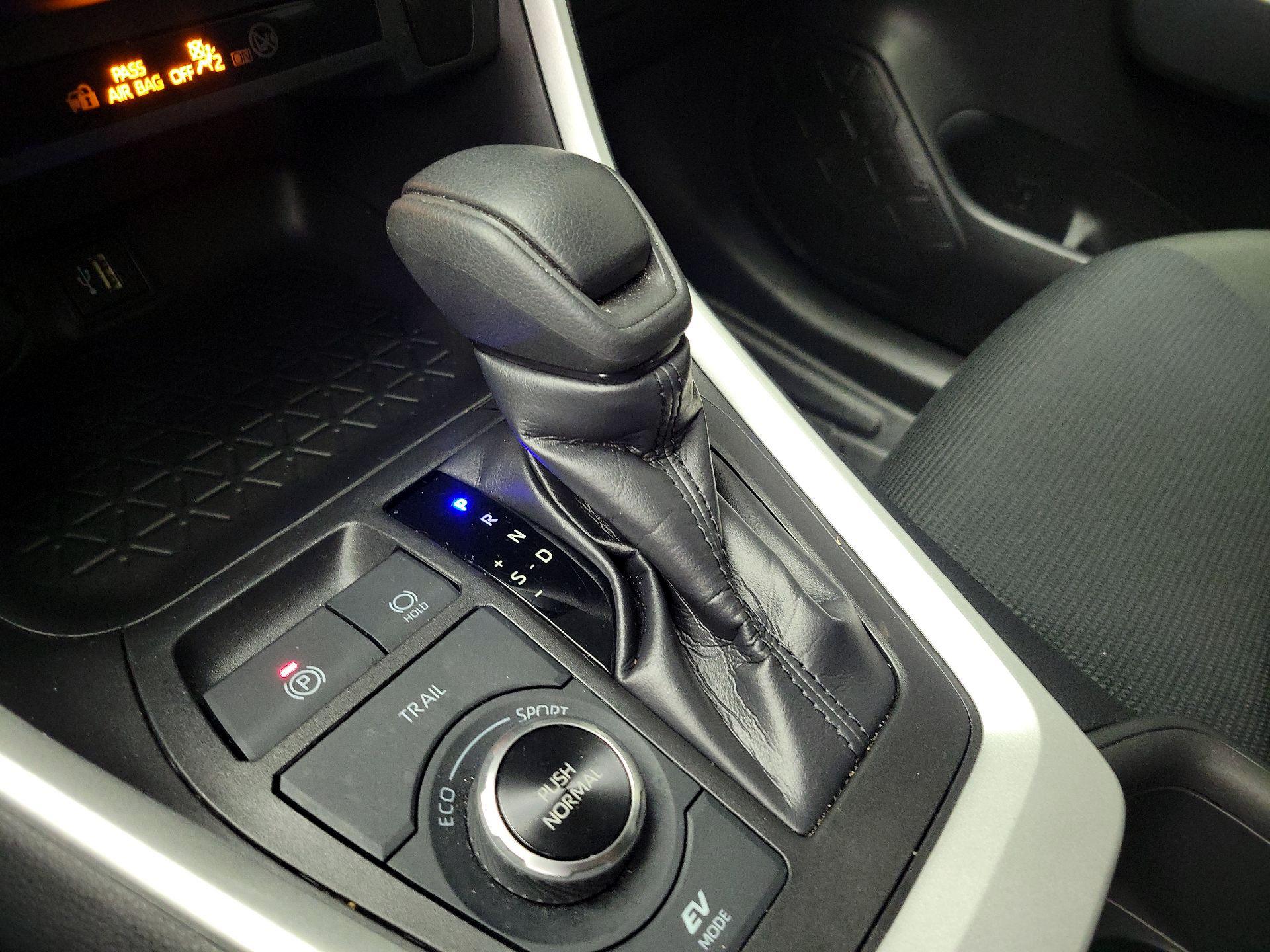 Thumbnail: 2024 Toyota RAV4 - 17