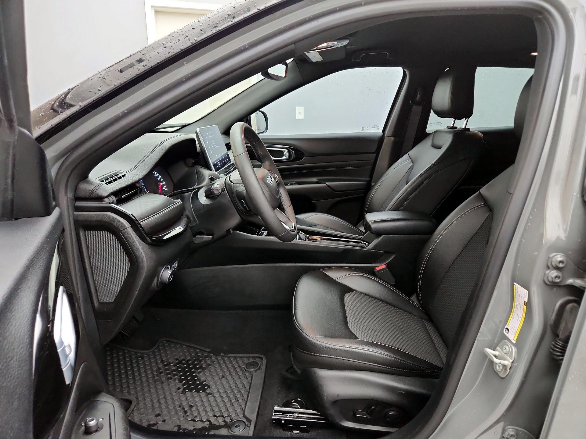 Thumbnail: 2023 Jeep Compass - 11