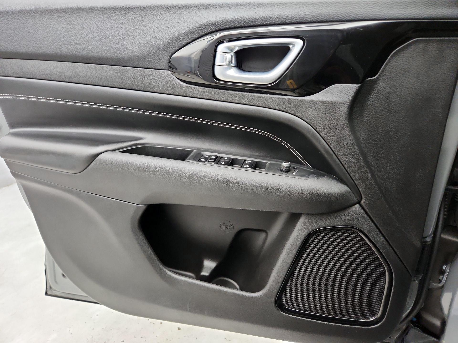 Thumbnail: 2023 Jeep Compass - 12