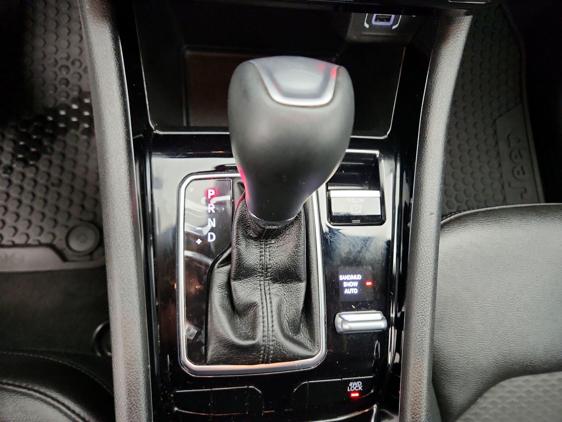 Thumbnail: 2023 Jeep Compass - 17