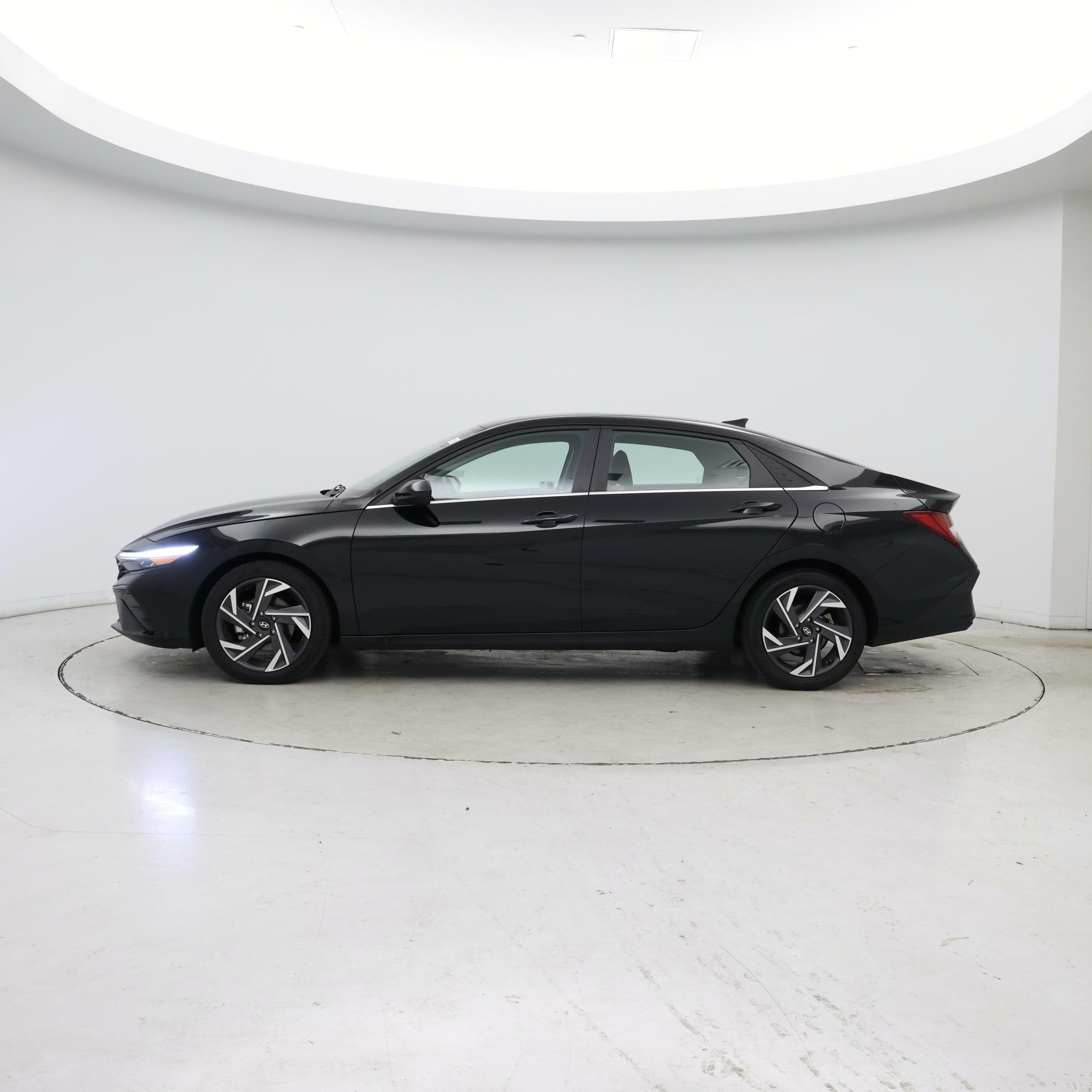 Thumbnail: 2024 Hyundai Elantra - 3