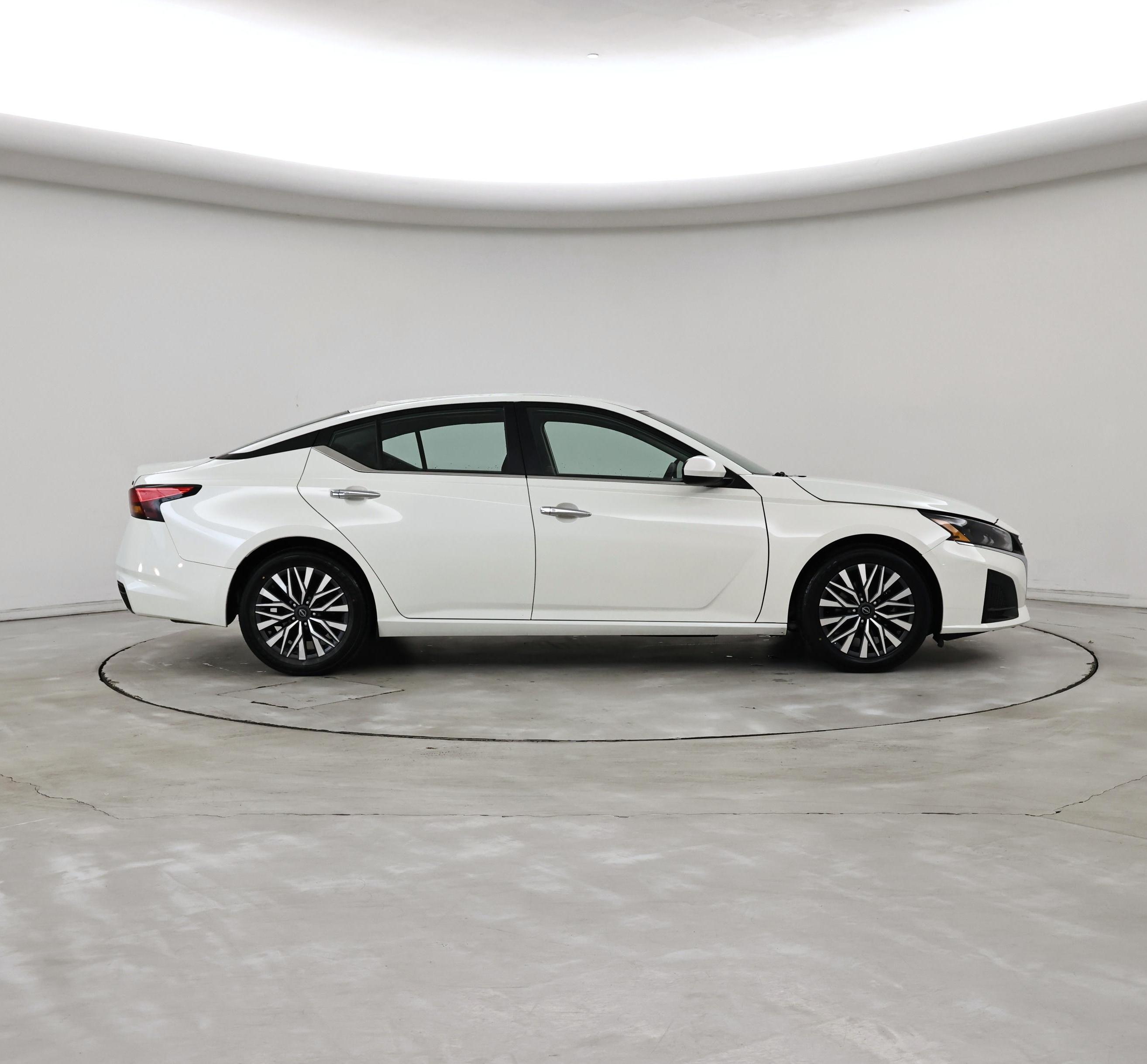 Thumbnail: 2023 Nissan Altima - 7