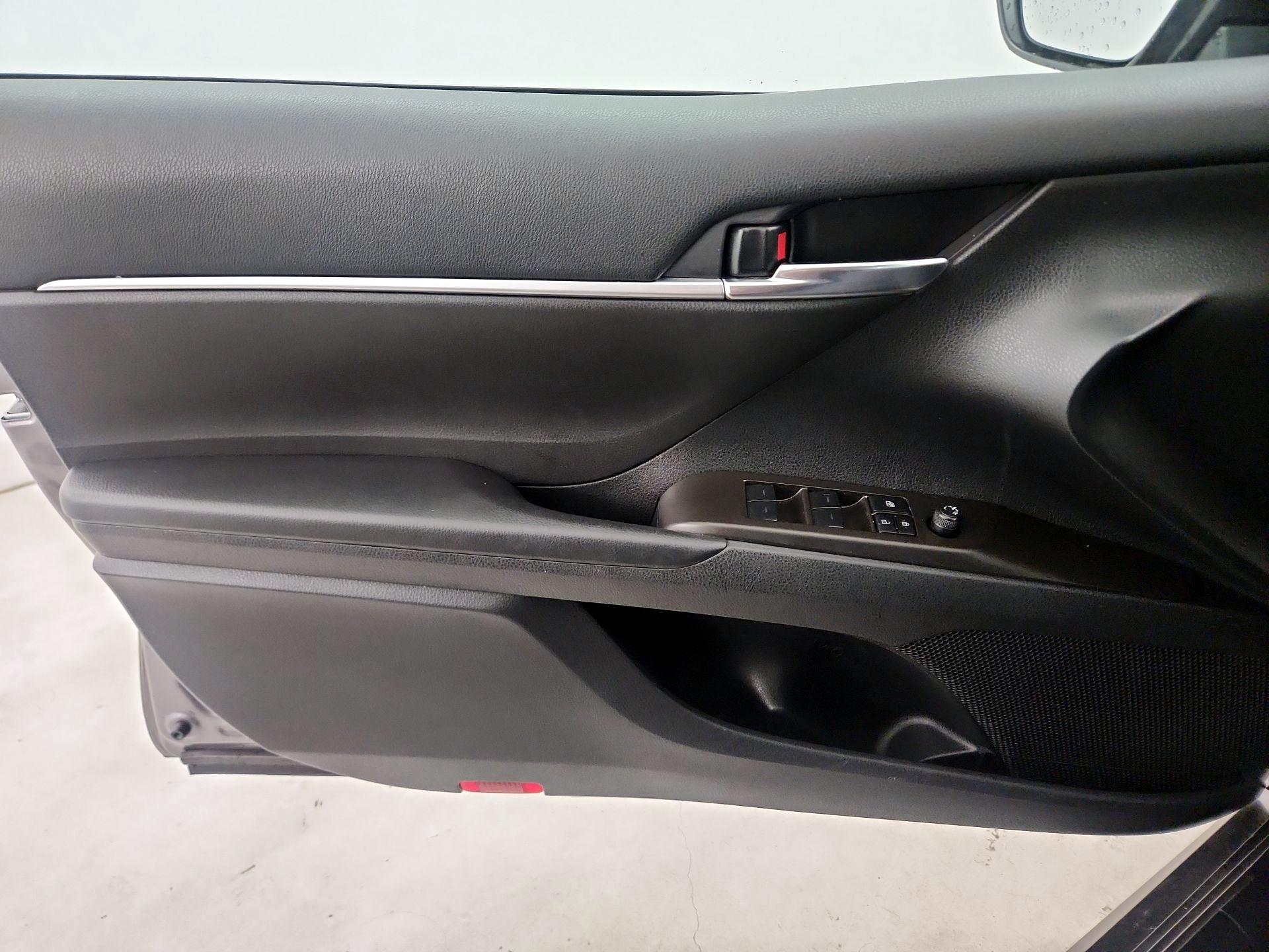 Thumbnail: 2023 Toyota Camry - 12