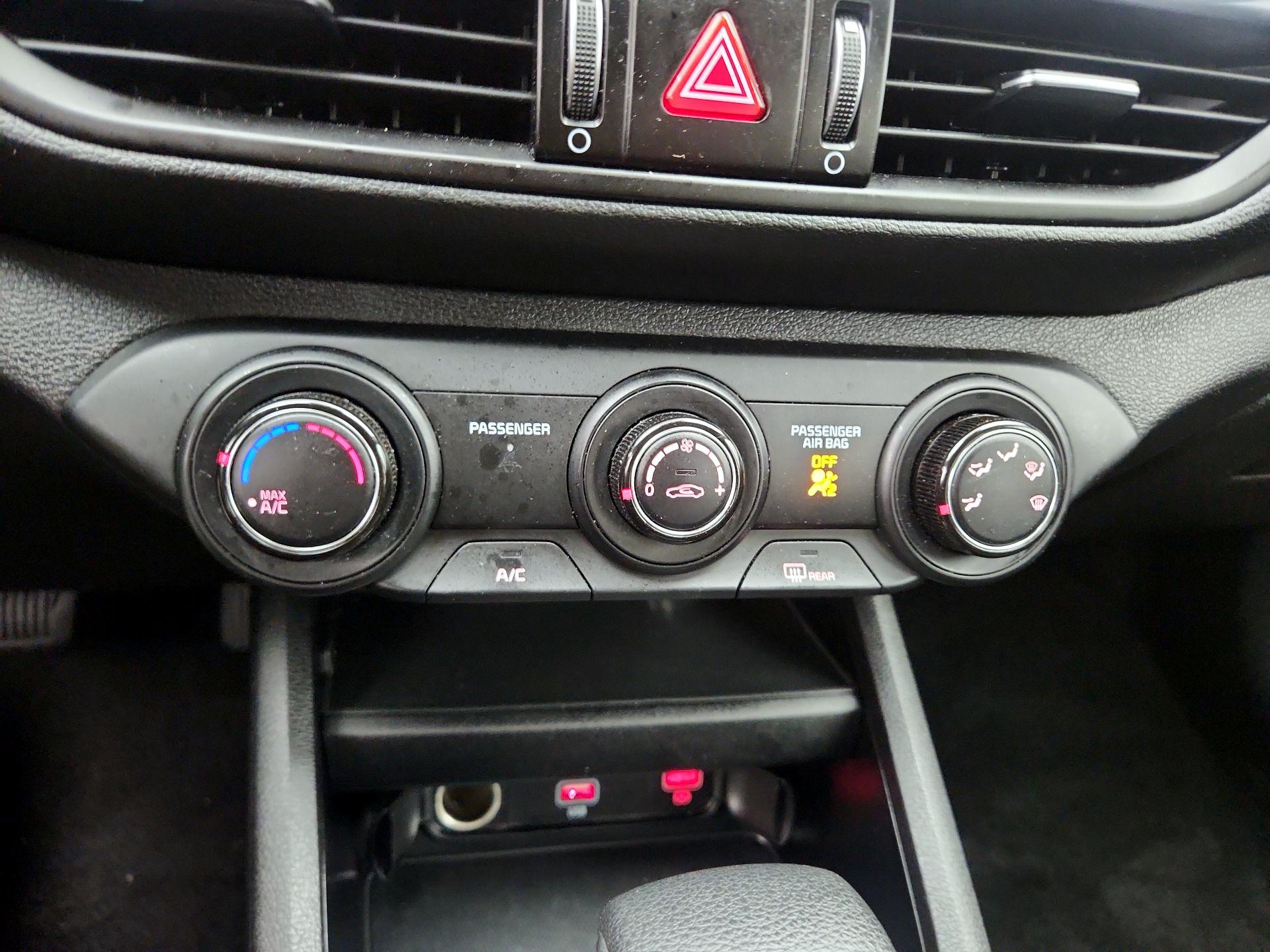 Thumbnail: 2024 Kia Forte - 16