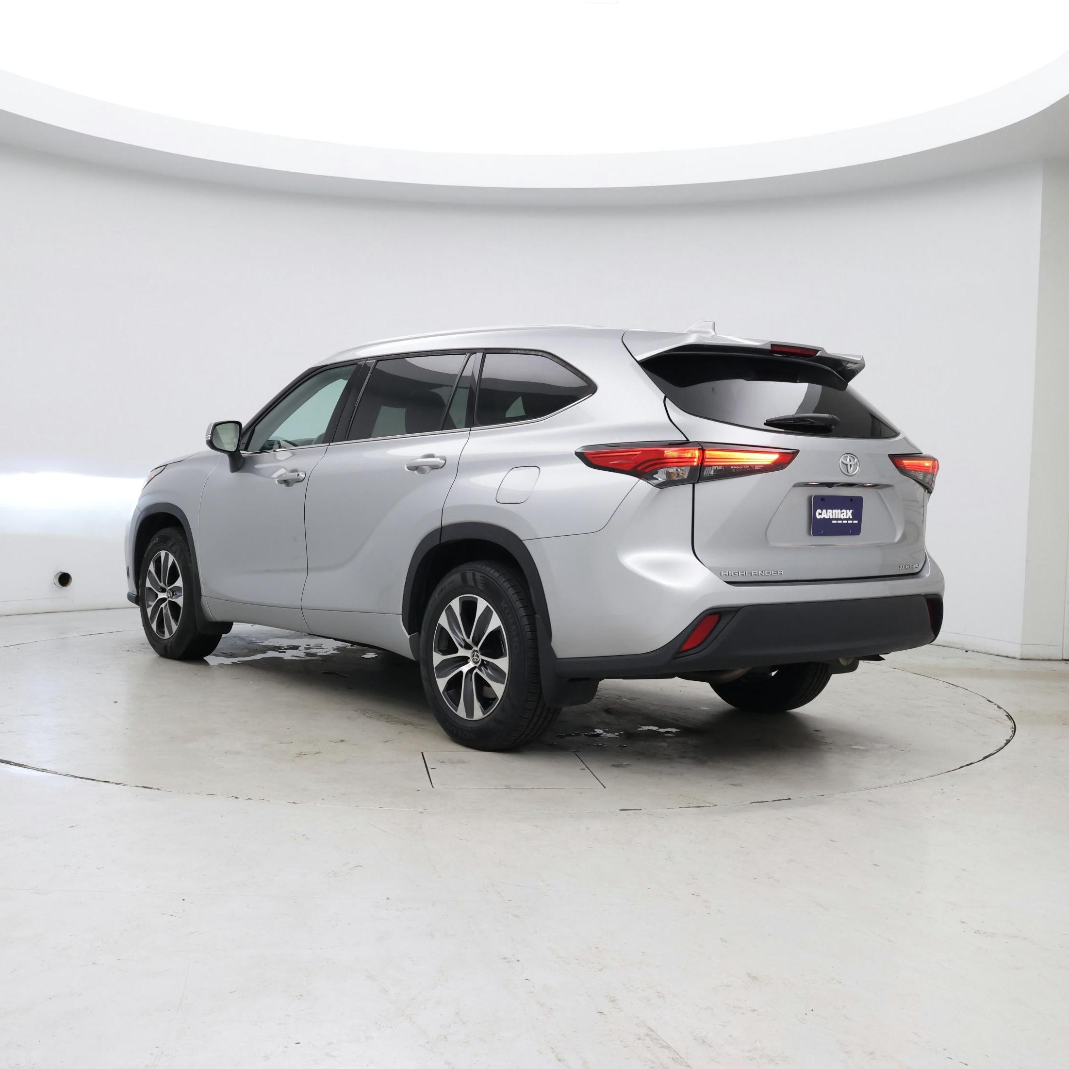 Thumbnail: 2022 Toyota Highlander - 2