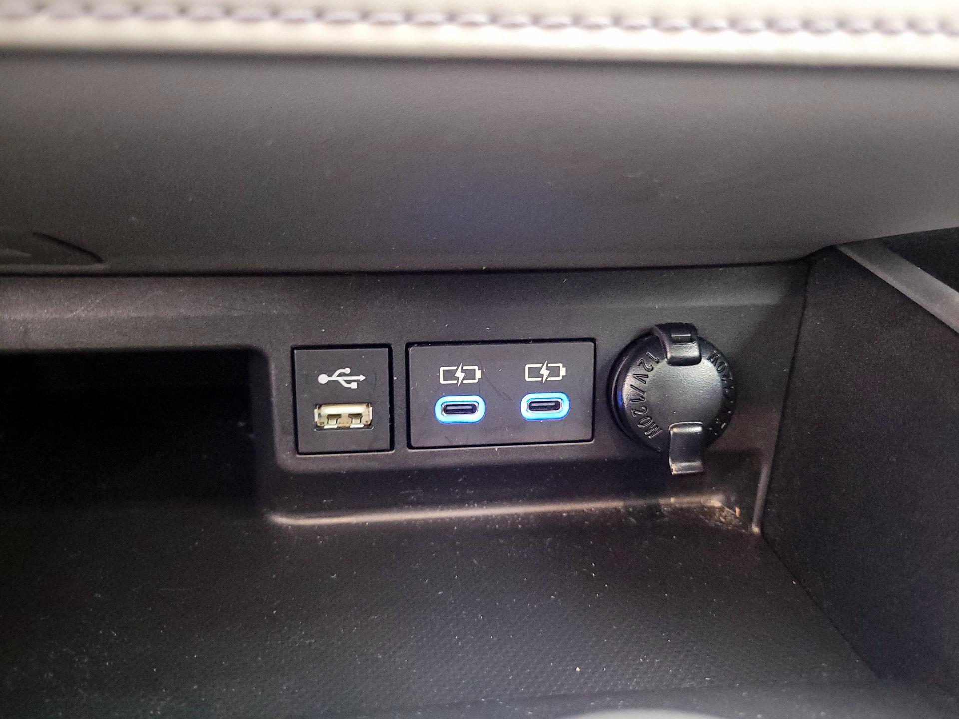 Thumbnail: 2022 Toyota Highlander - 19