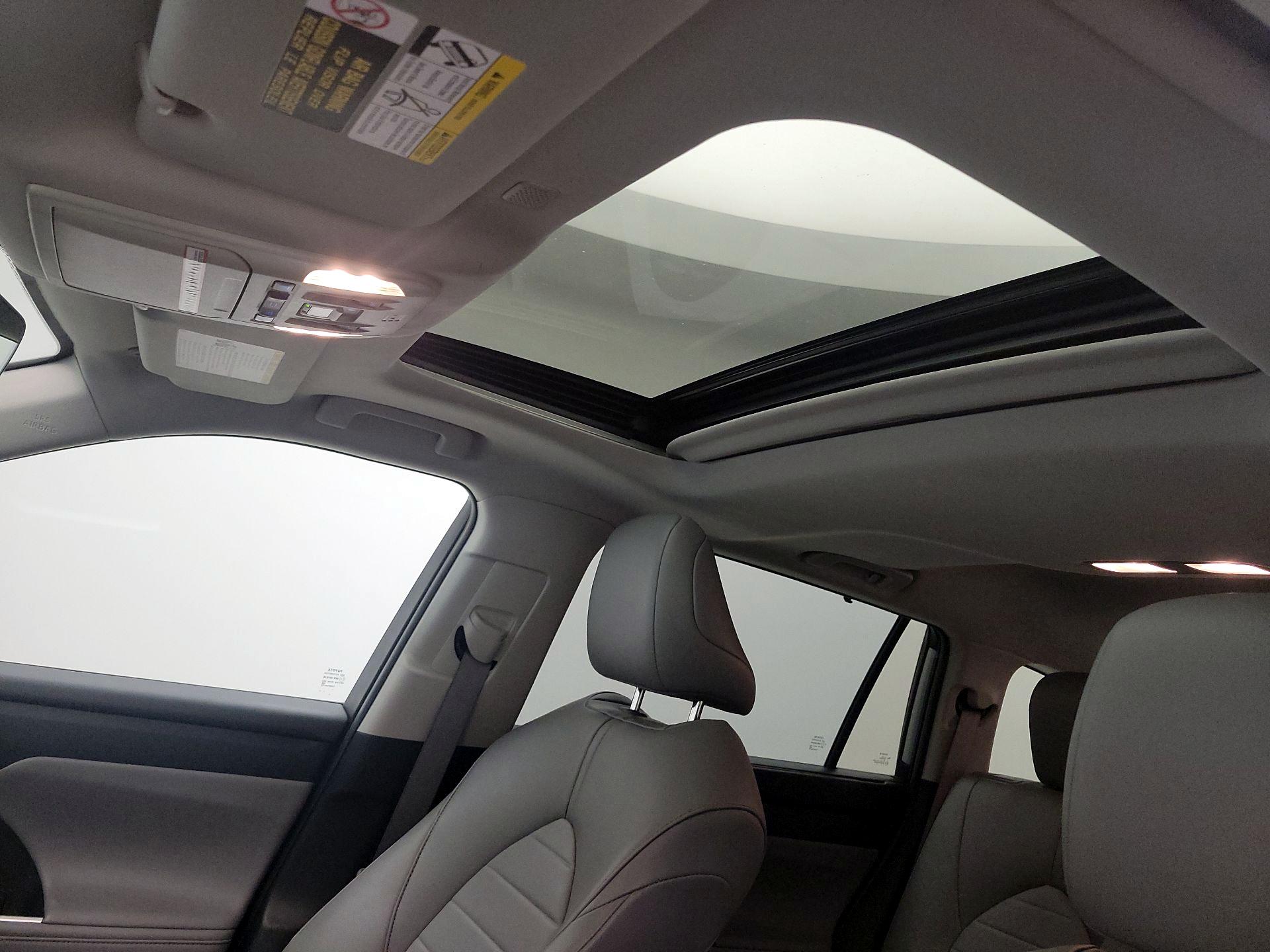 Thumbnail: 2022 Toyota Highlander - 20