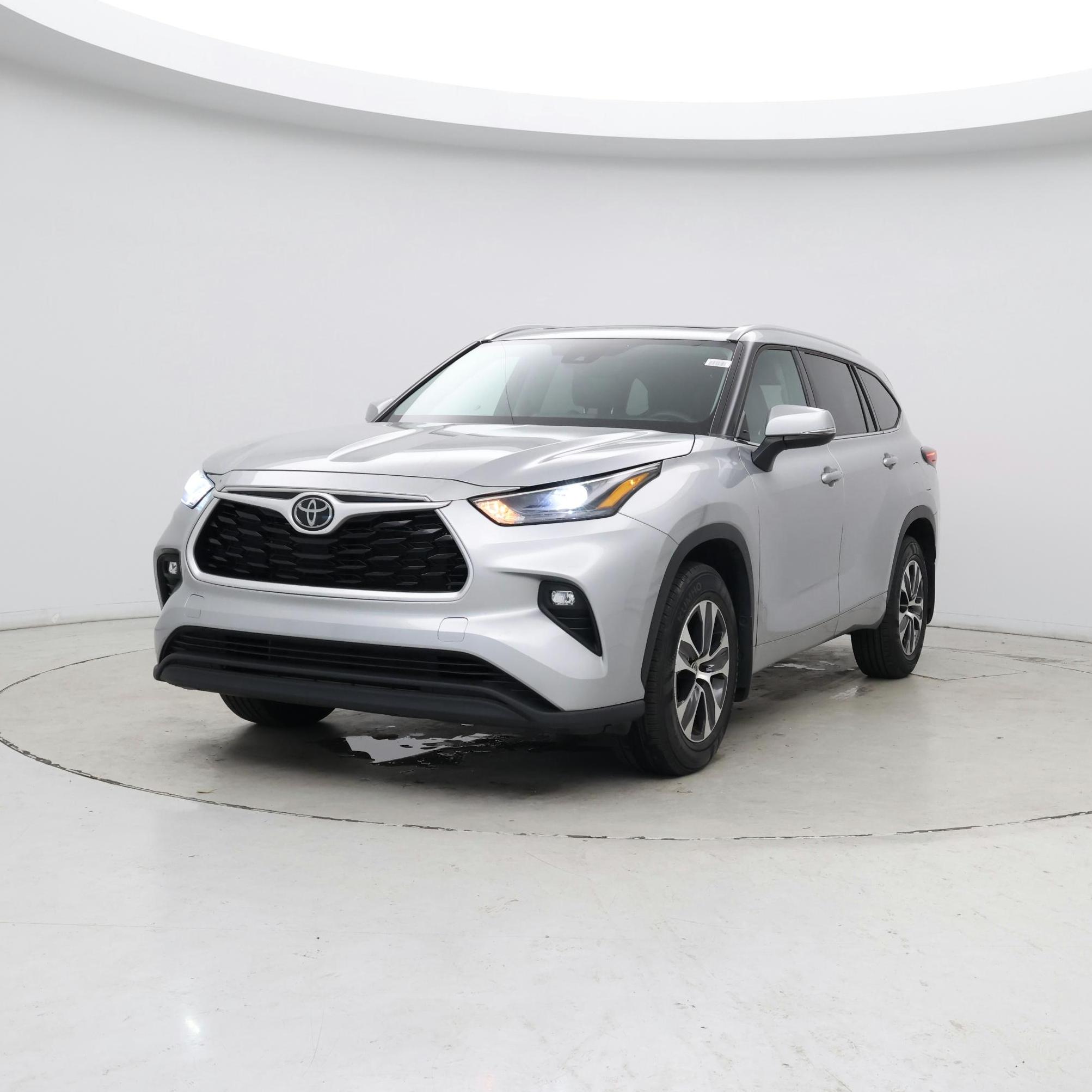 Thumbnail: 2022 Toyota Highlander - 4