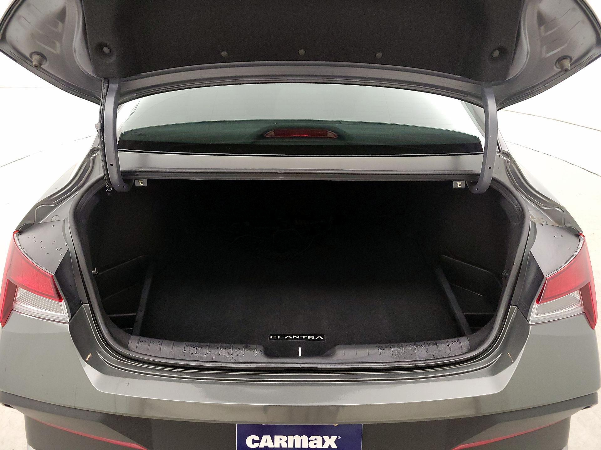 Thumbnail: 2025 Hyundai Elantra - 20