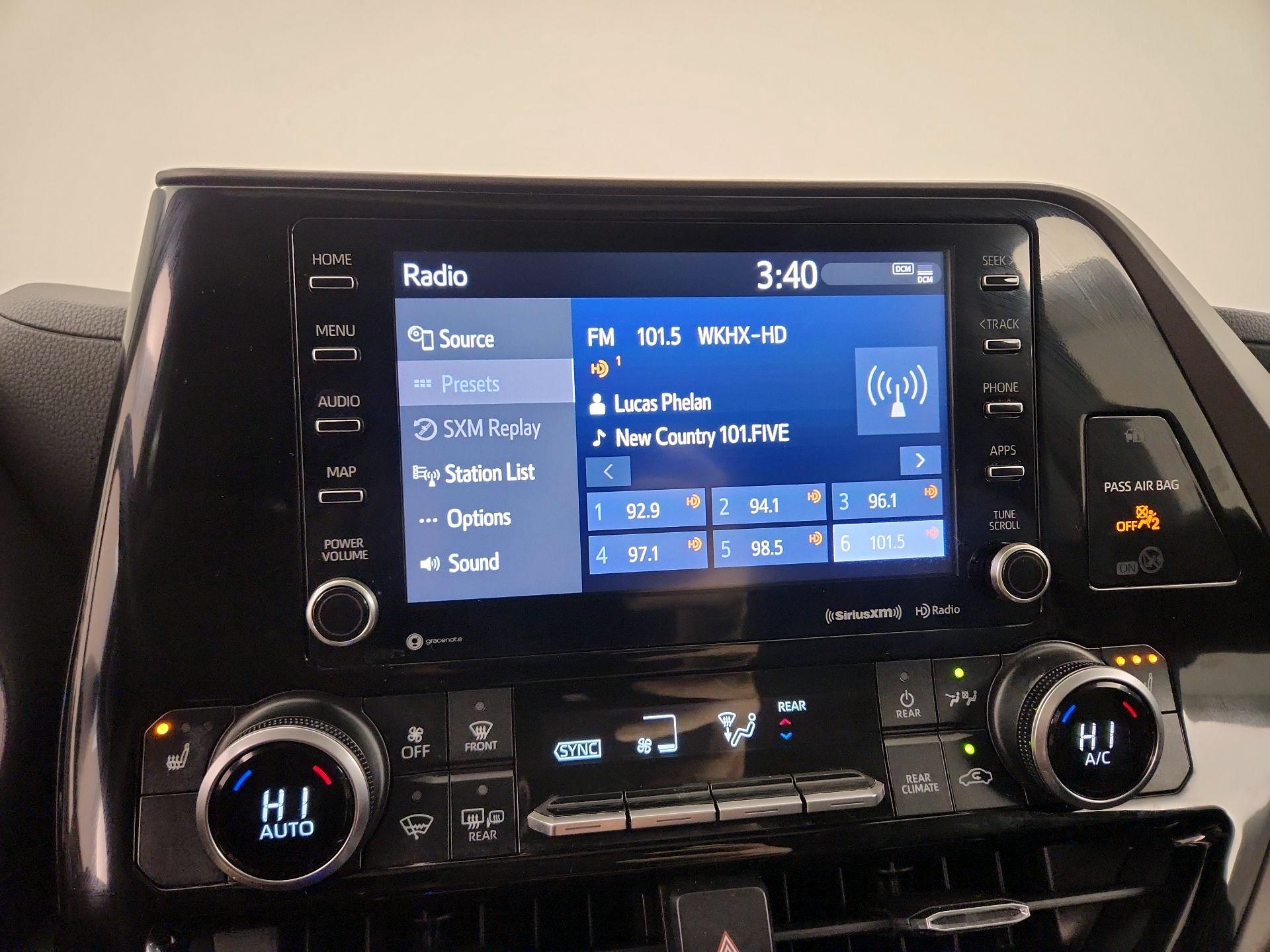 Thumbnail: 2022 Toyota Highlander - 15