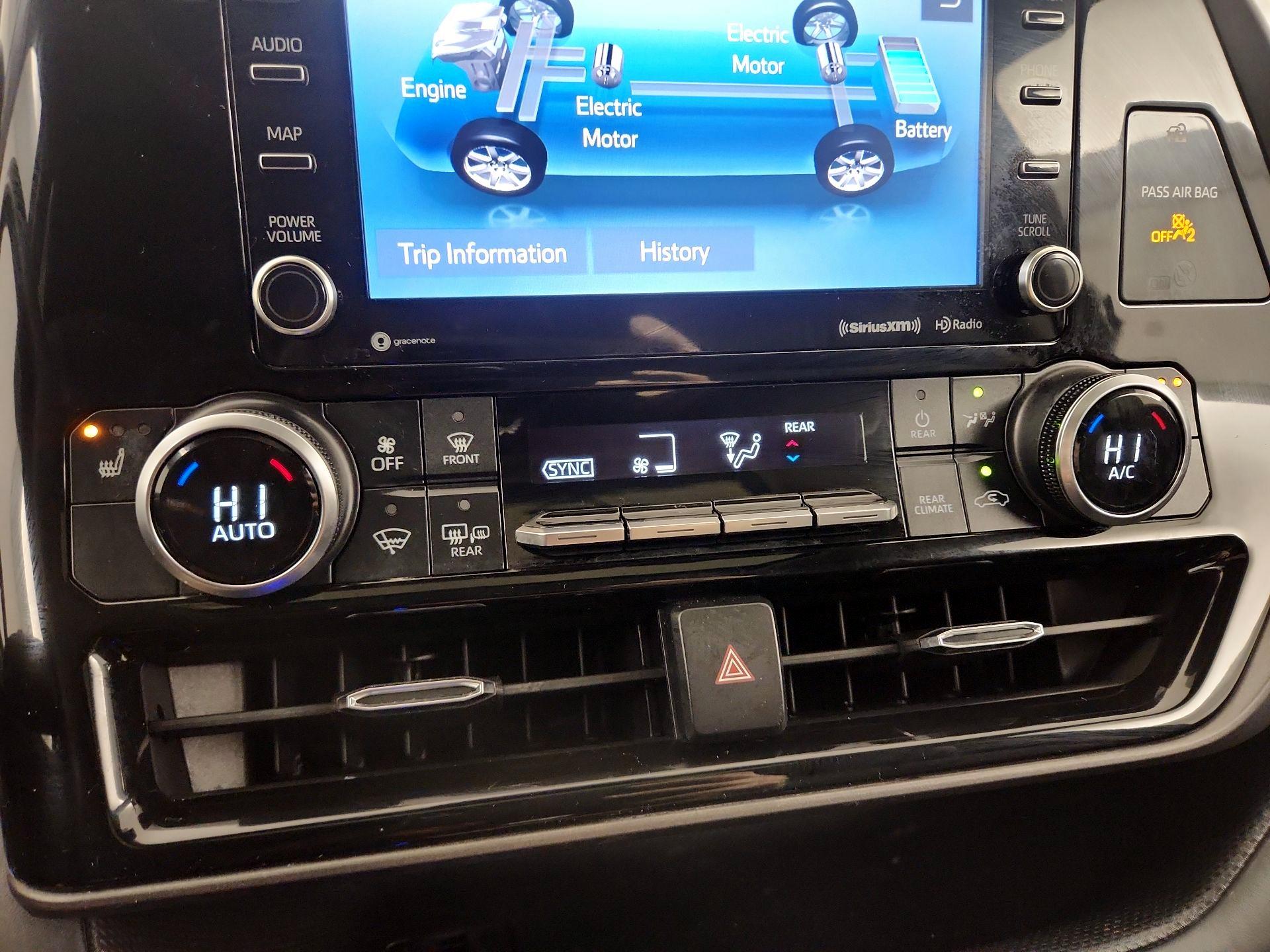 Thumbnail: 2022 Toyota Highlander - 16