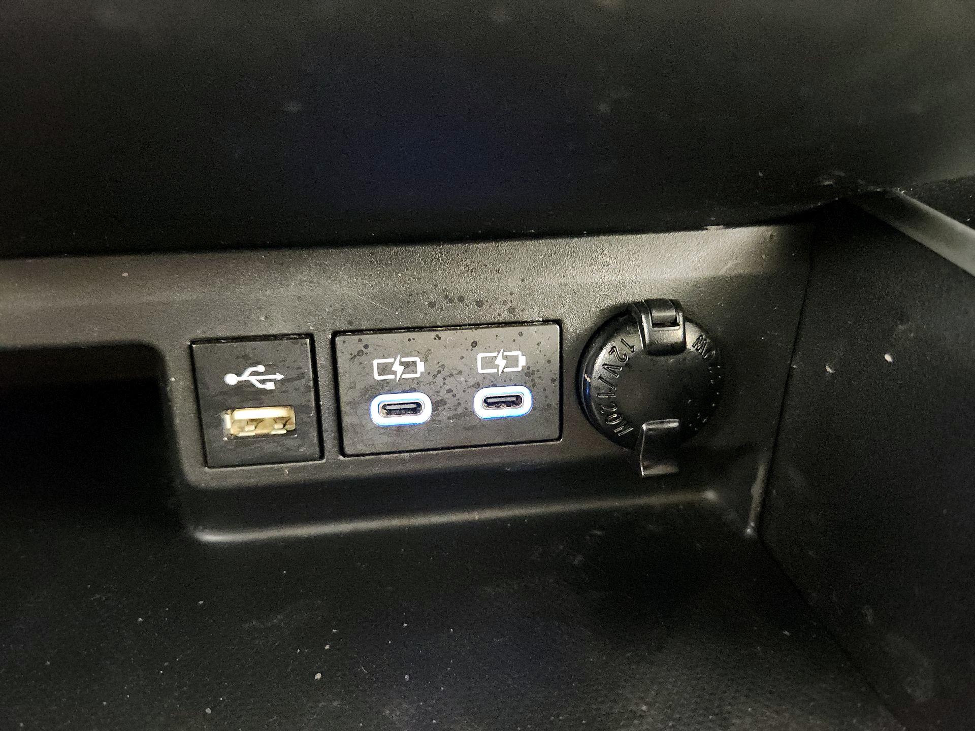 Thumbnail: 2022 Toyota Highlander - 18