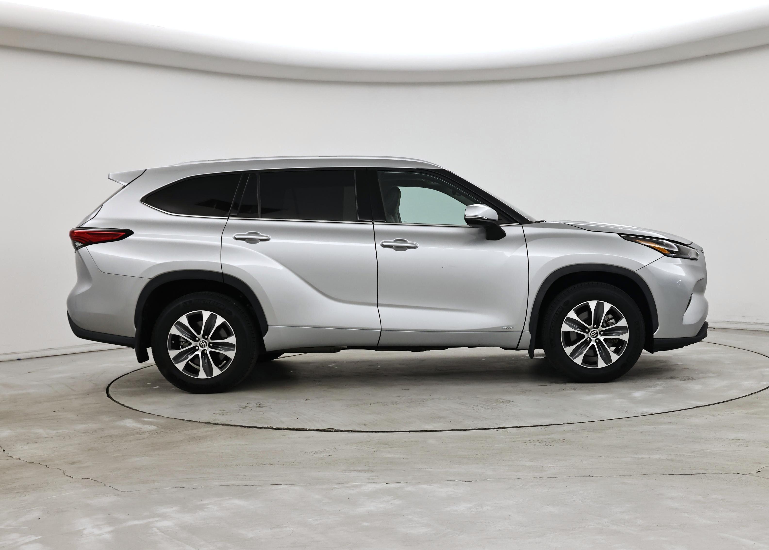 Thumbnail: 2022 Toyota Highlander - 7
