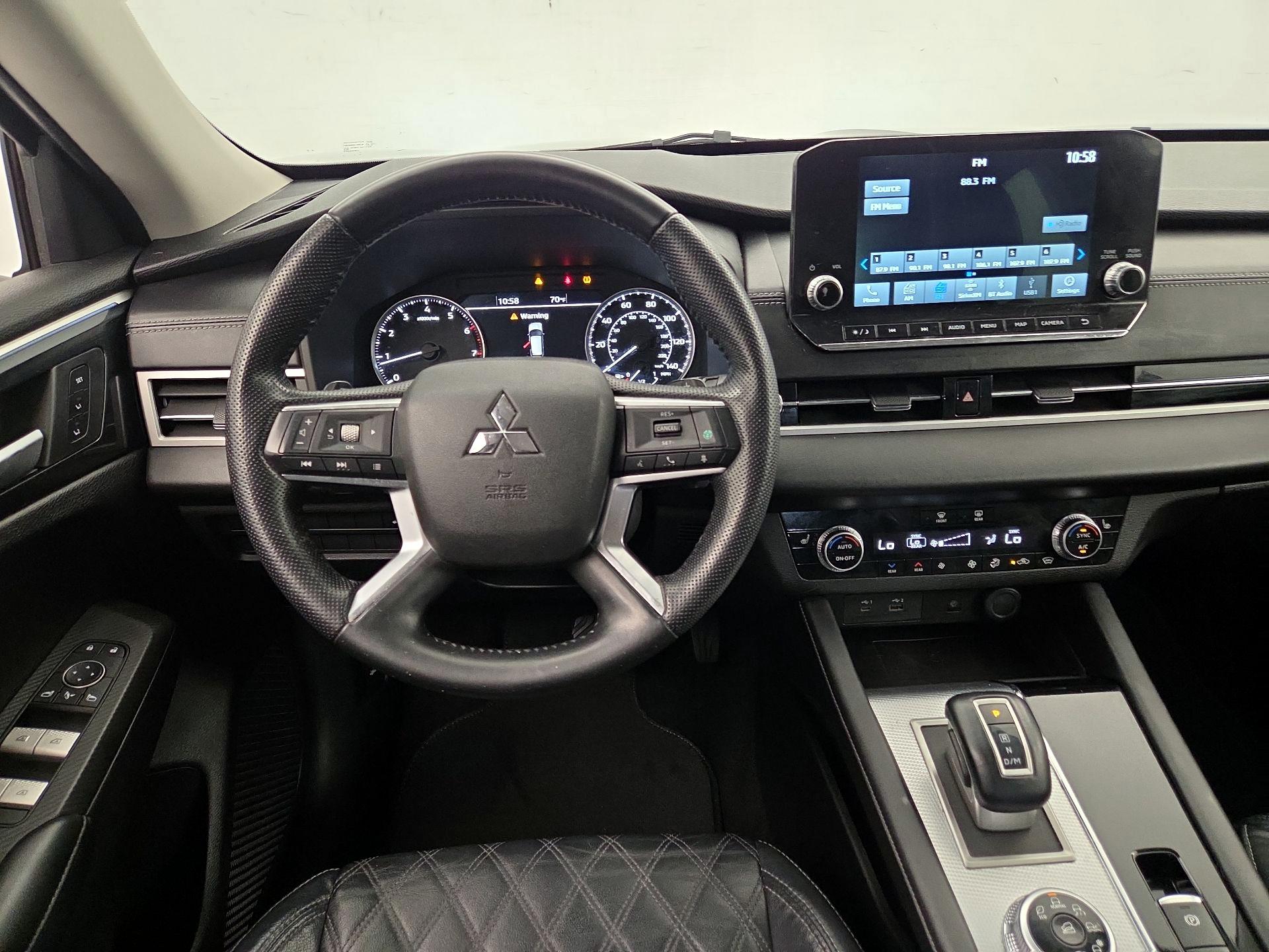 Thumbnail: 2022 Mitsubishi Outlander - 10