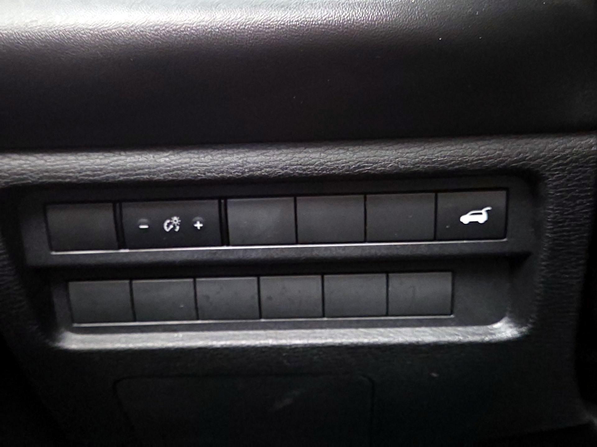 Thumbnail: 2022 Mitsubishi Outlander - 13