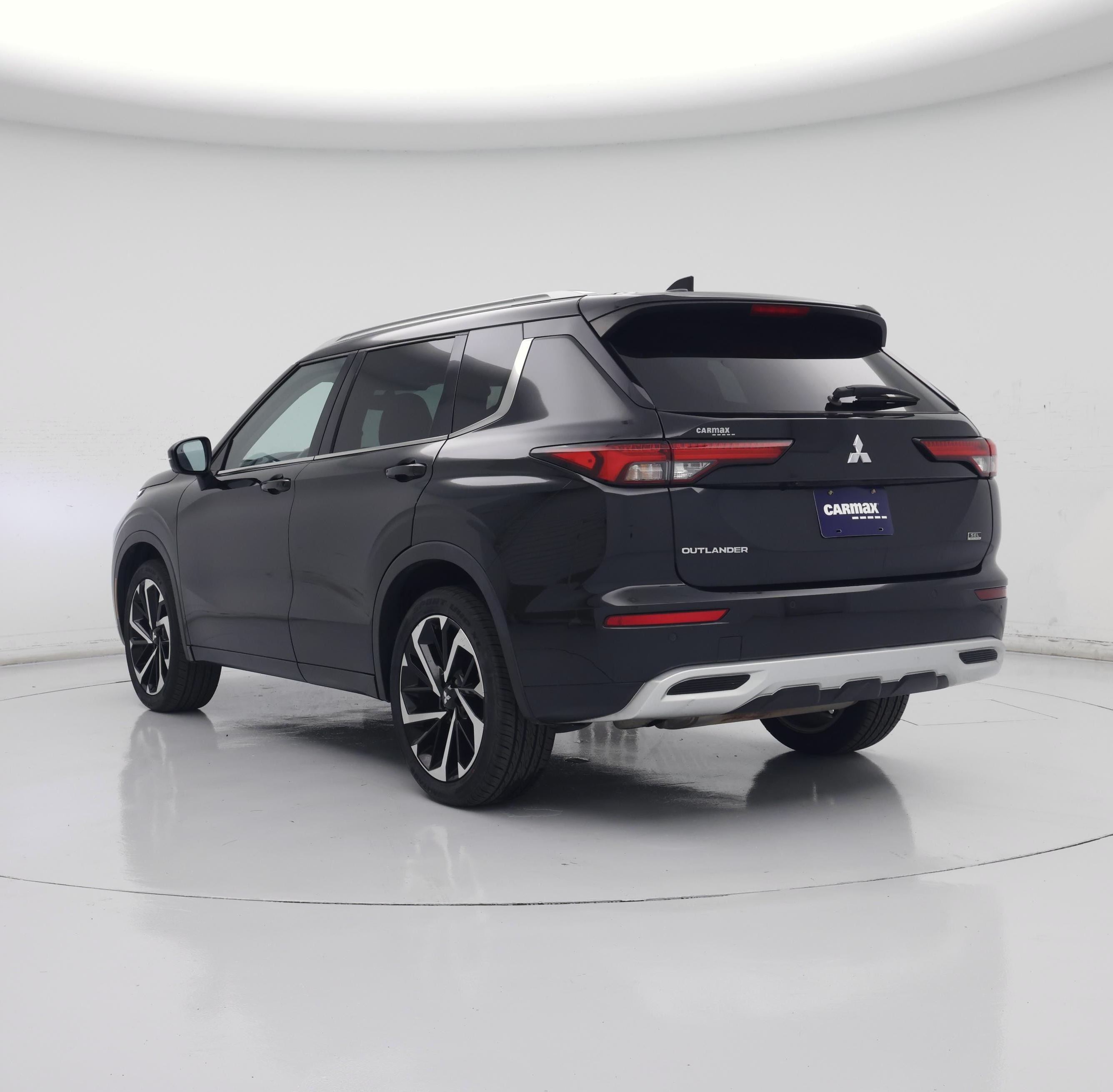 Thumbnail: 2022 Mitsubishi Outlander - 2