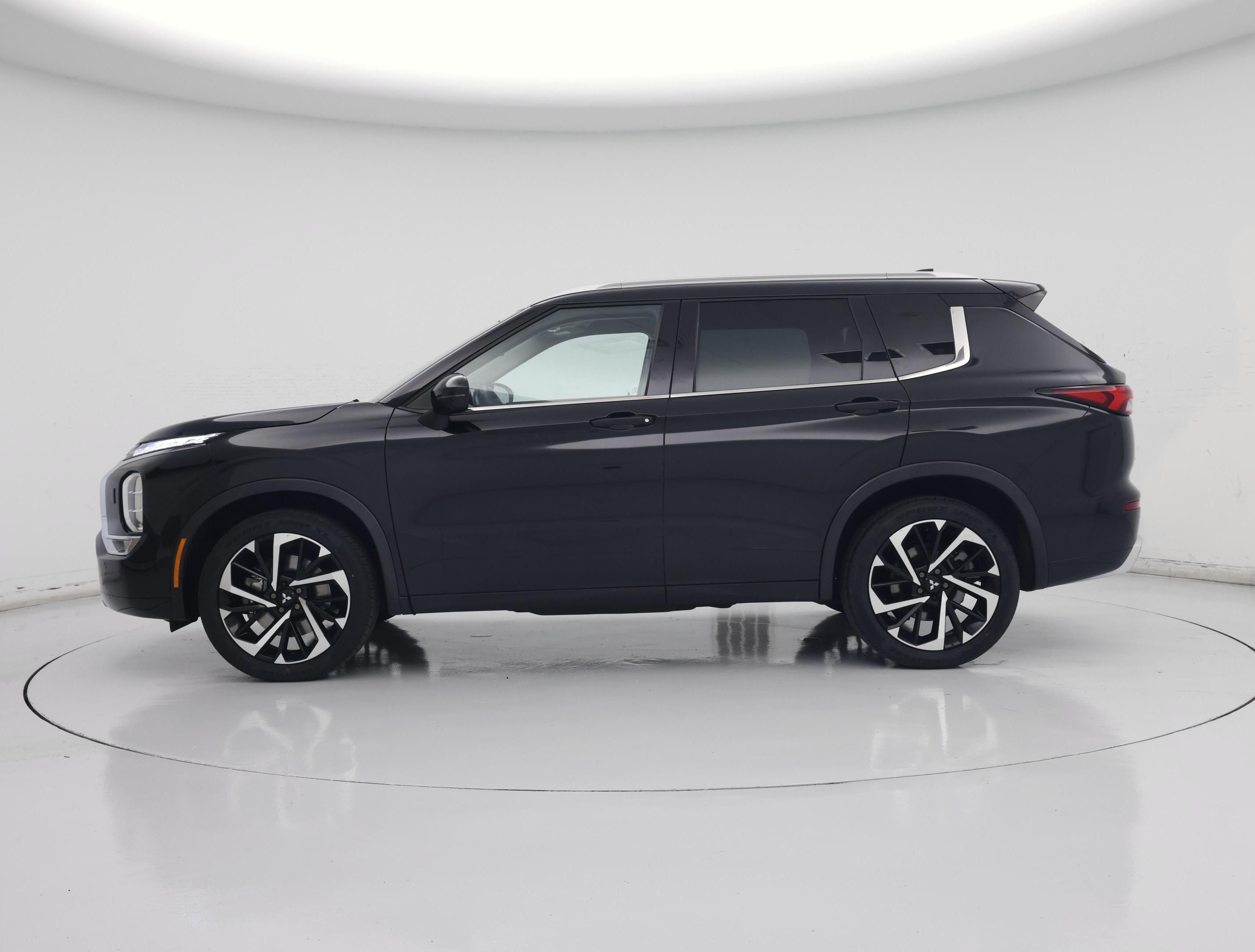 Thumbnail: 2022 Mitsubishi Outlander - 3