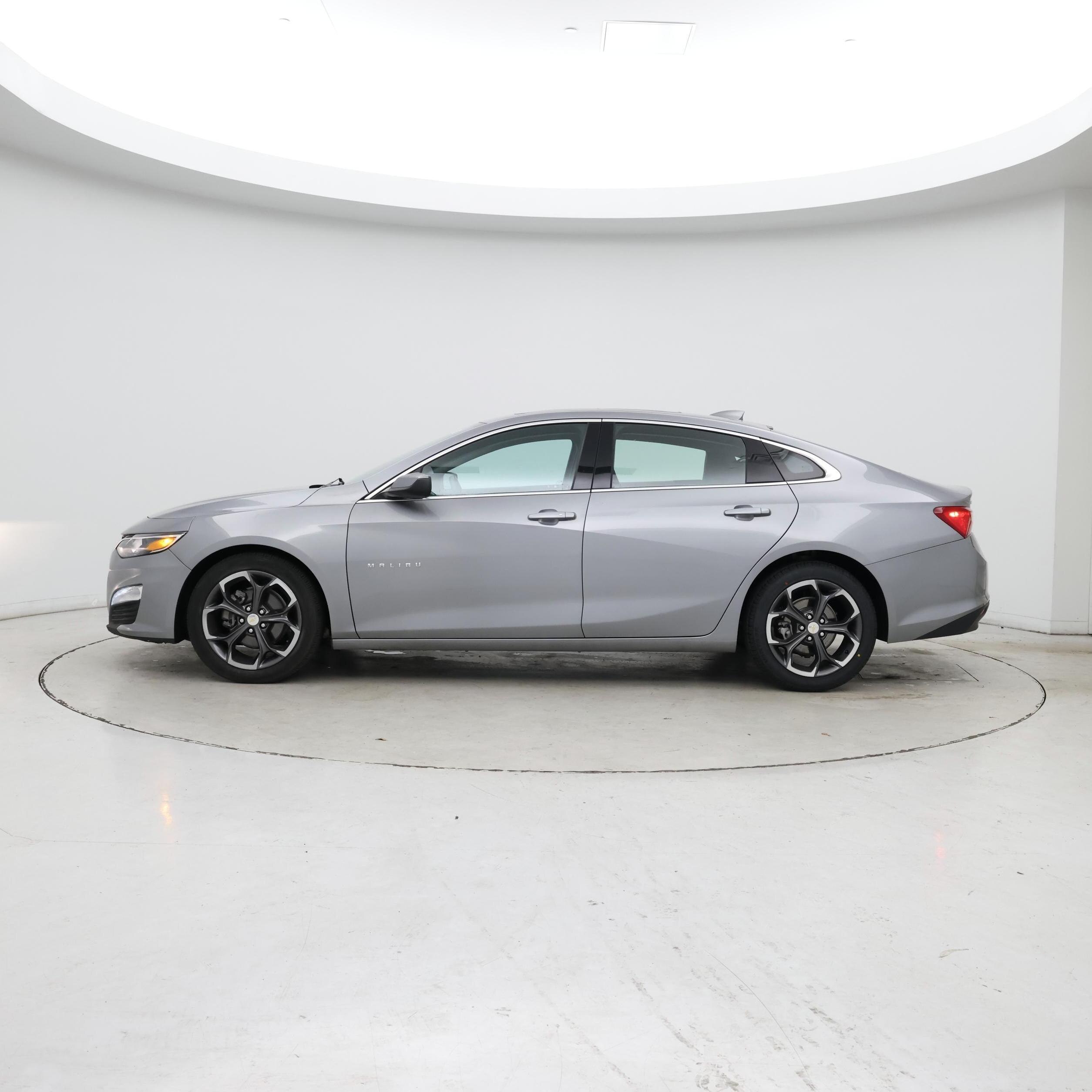 Thumbnail: 2023 Chevrolet Malibu - 3