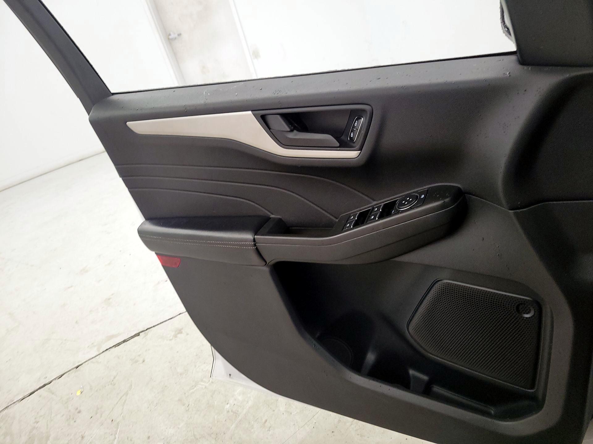 Thumbnail: 2021 Ford Escape - 12