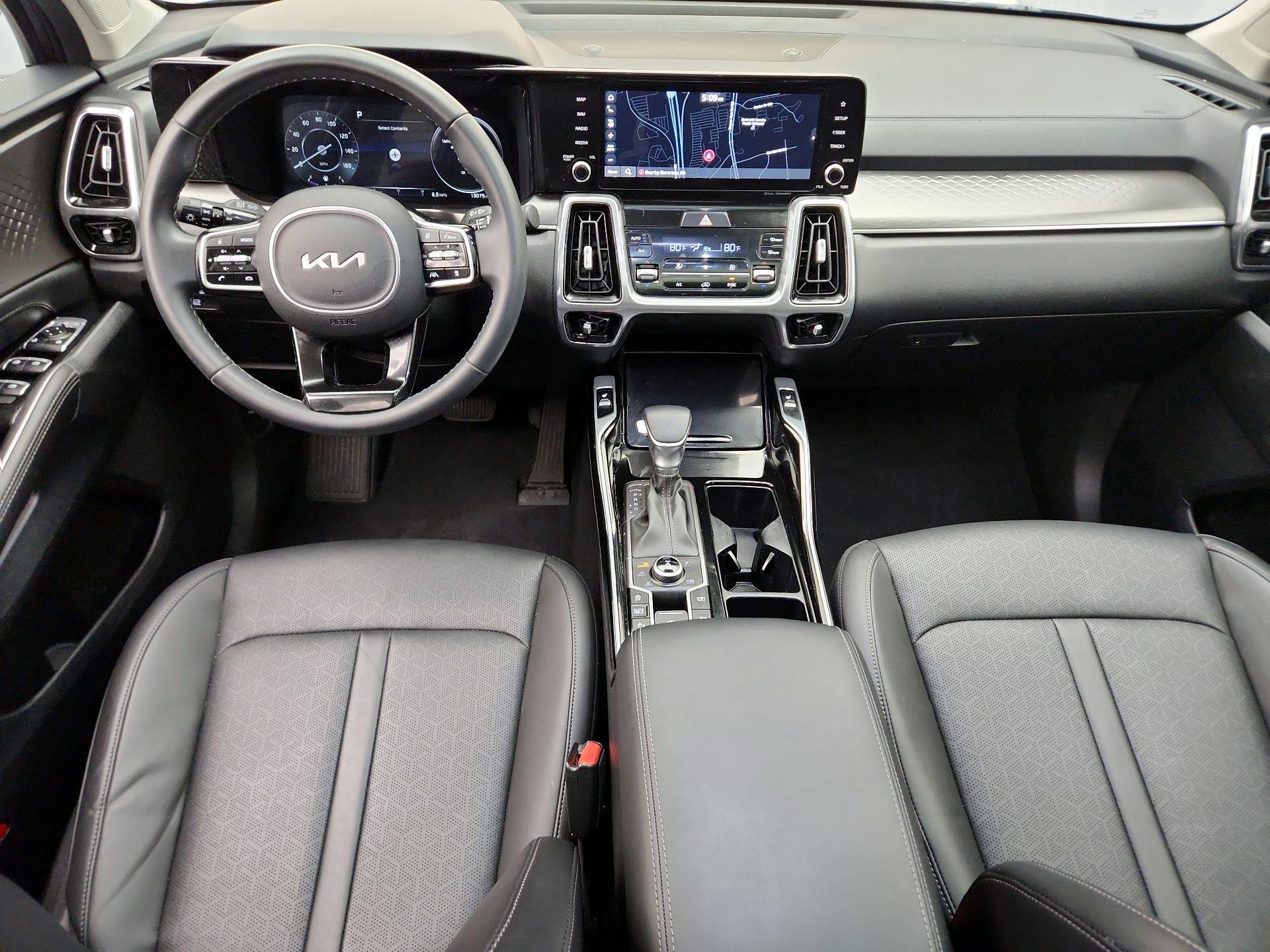 Thumbnail: 2023 Kia Sorento - 9