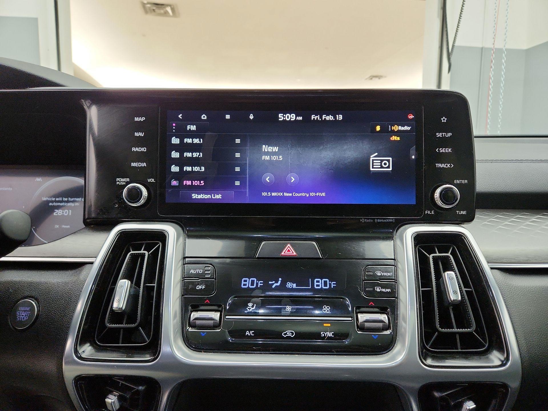 Thumbnail: 2023 Kia Sorento - 16