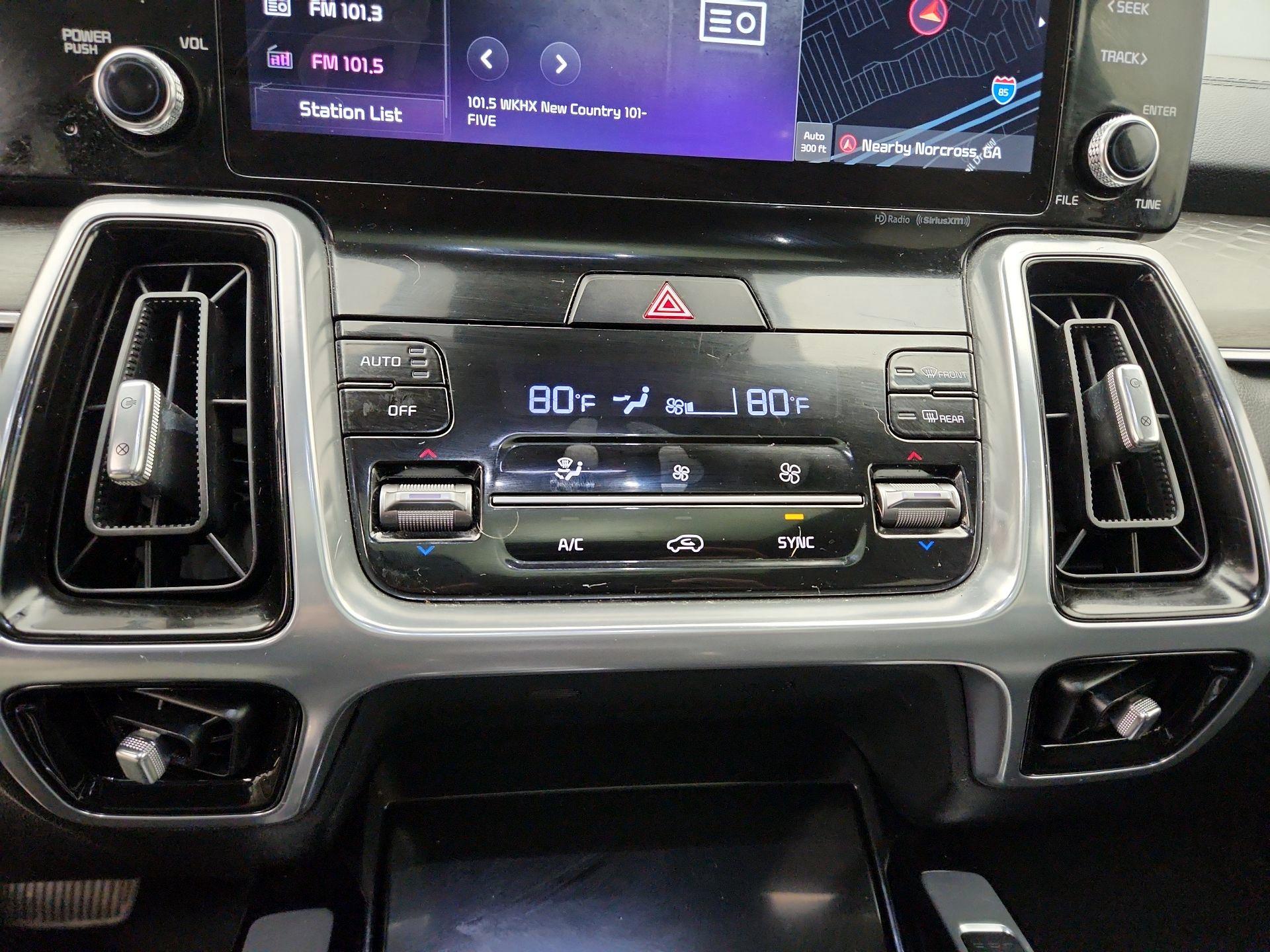 Thumbnail: 2023 Kia Sorento - 17