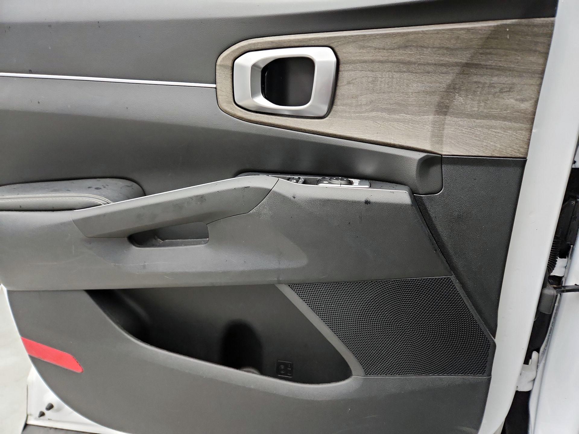 Thumbnail: 2023 Kia Sorento - 12