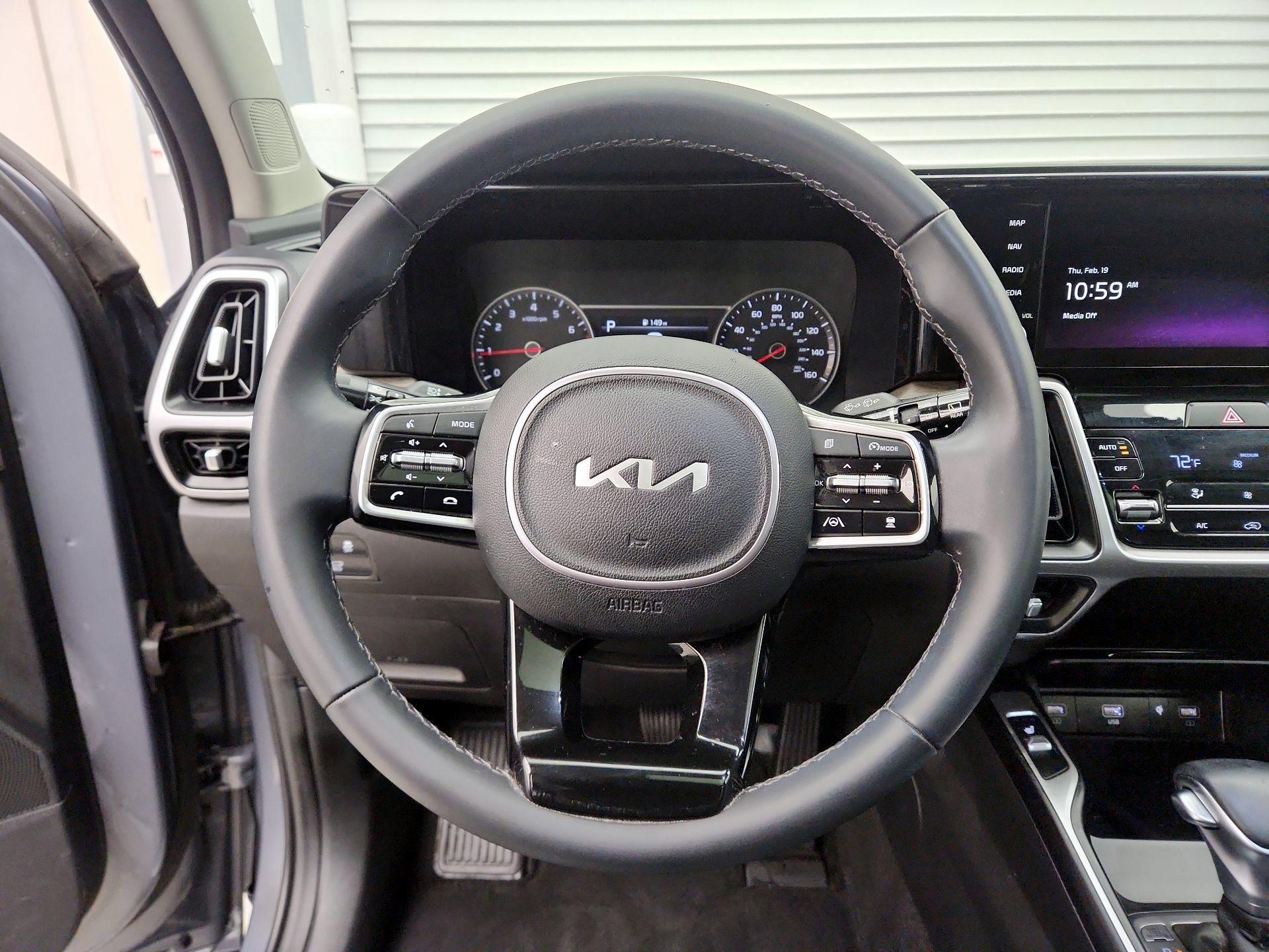 Thumbnail: 2023 Kia Sorento - 10