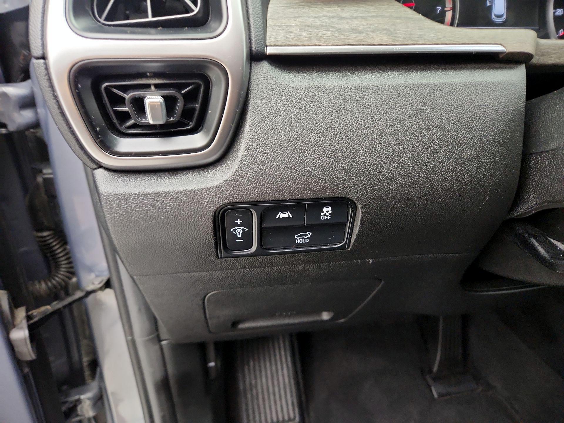 Thumbnail: 2023 Kia Sorento - 13