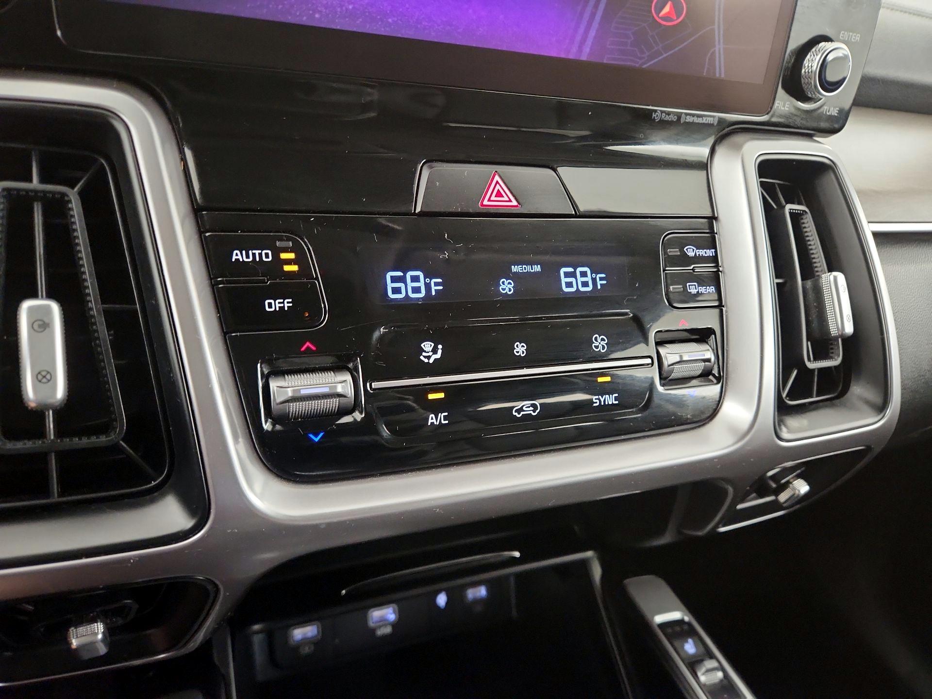 Thumbnail: 2023 Kia Sorento - 17