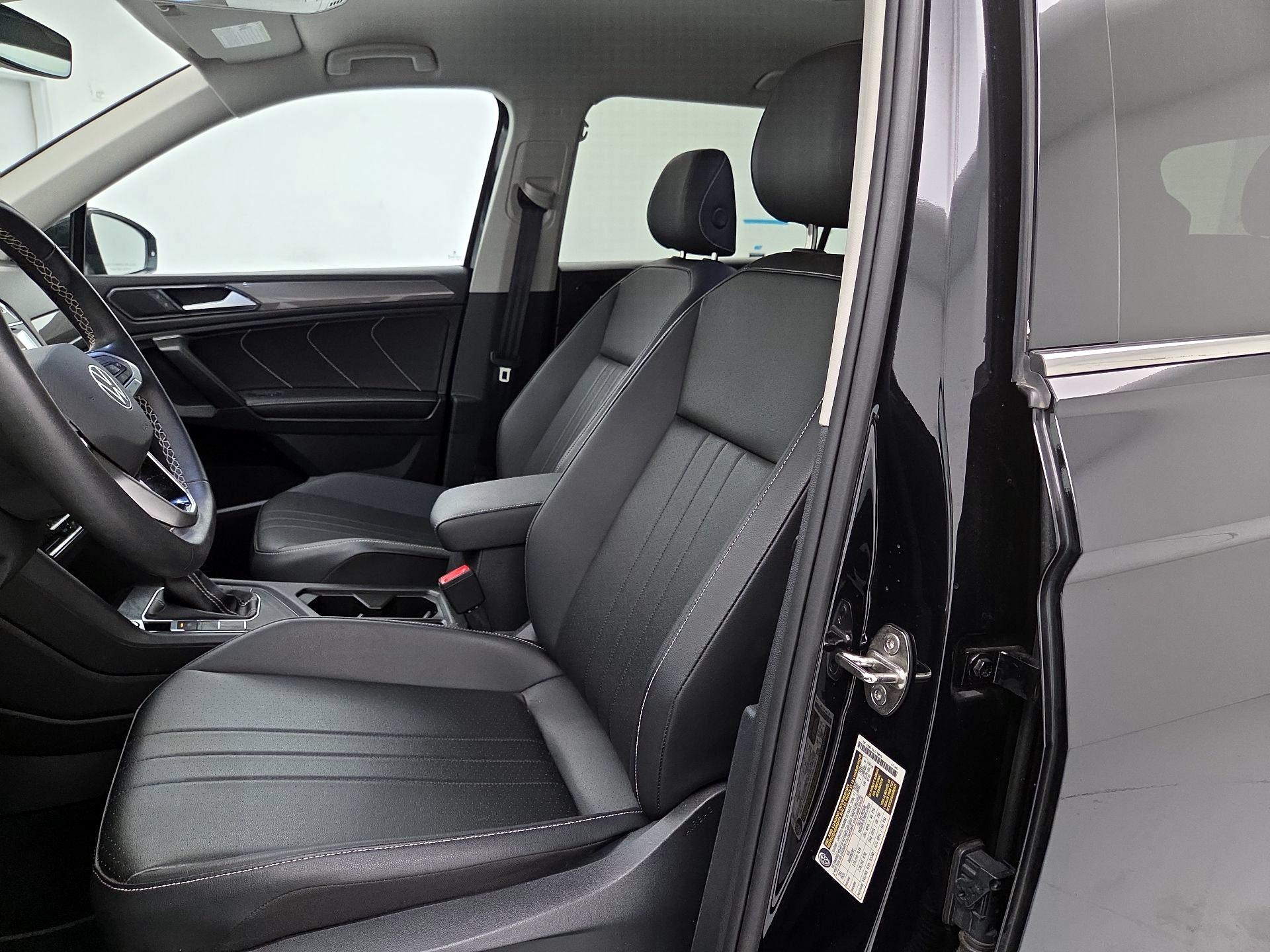 Thumbnail: 2023 Volkswagen Tiguan - 11