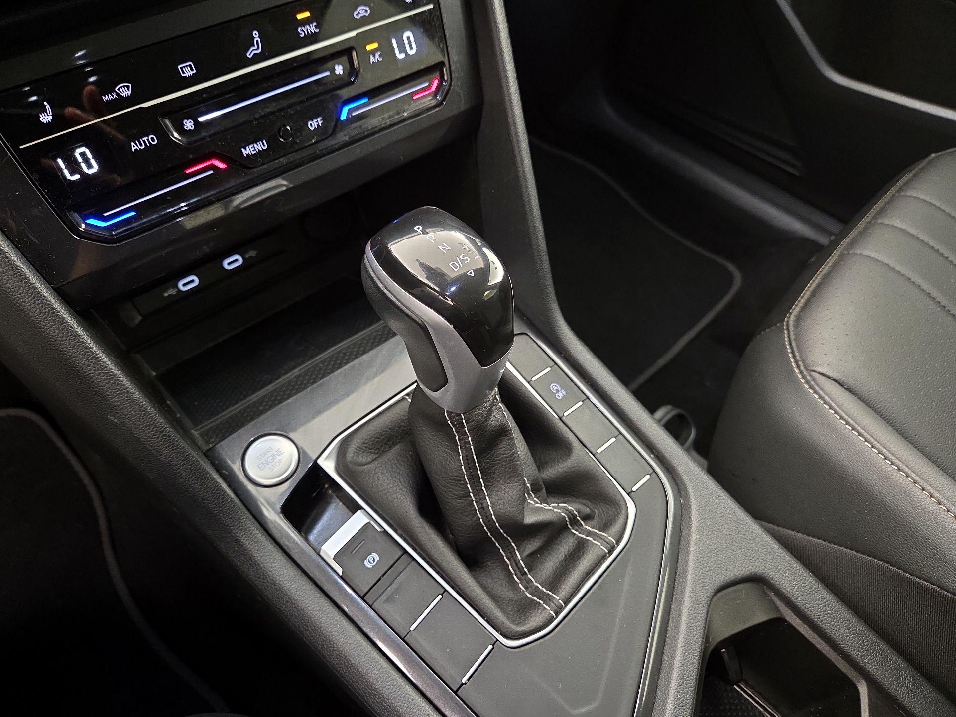 Thumbnail: 2023 Volkswagen Tiguan - 17