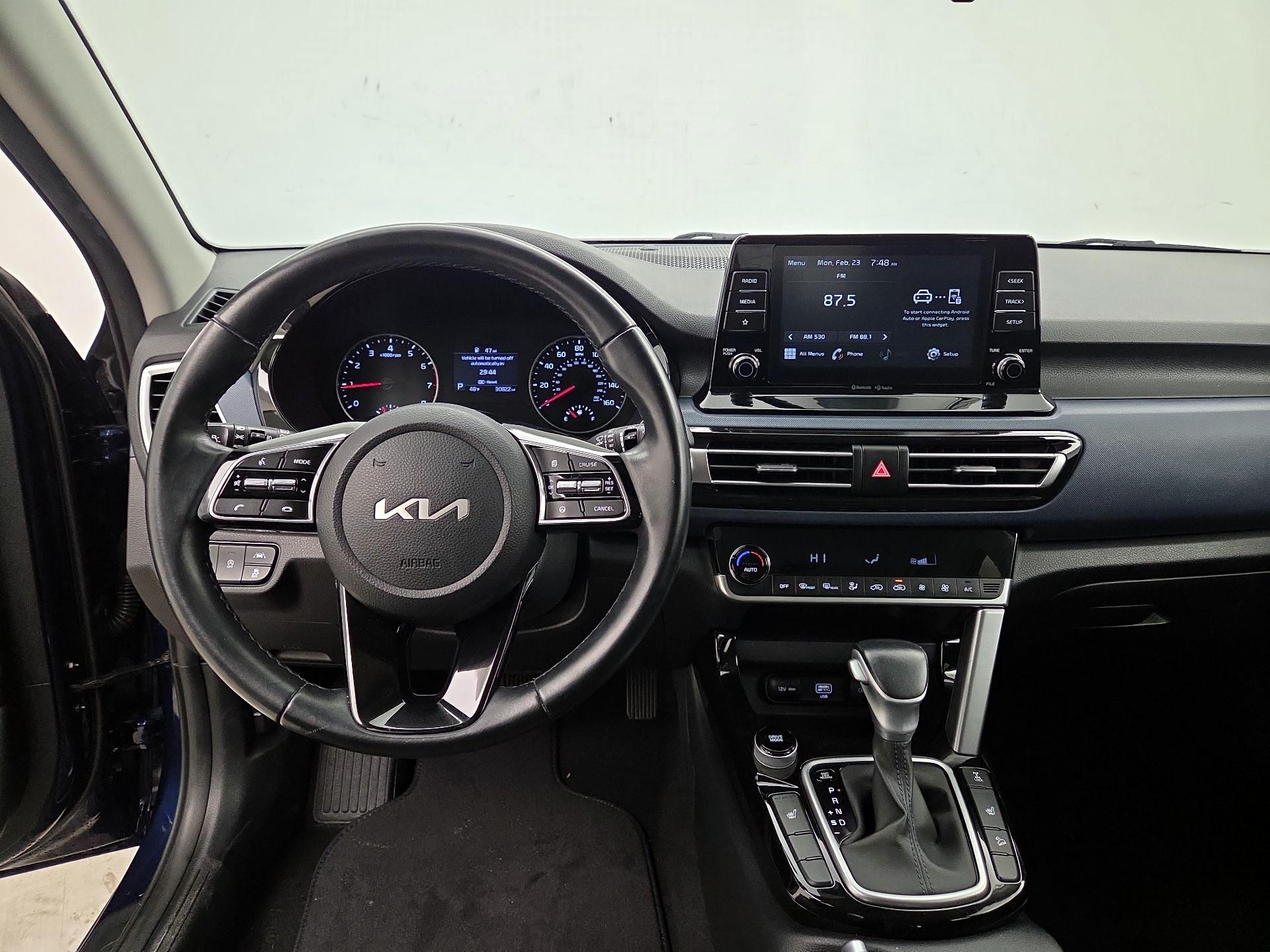 Thumbnail: 2023 Kia Seltos - 9