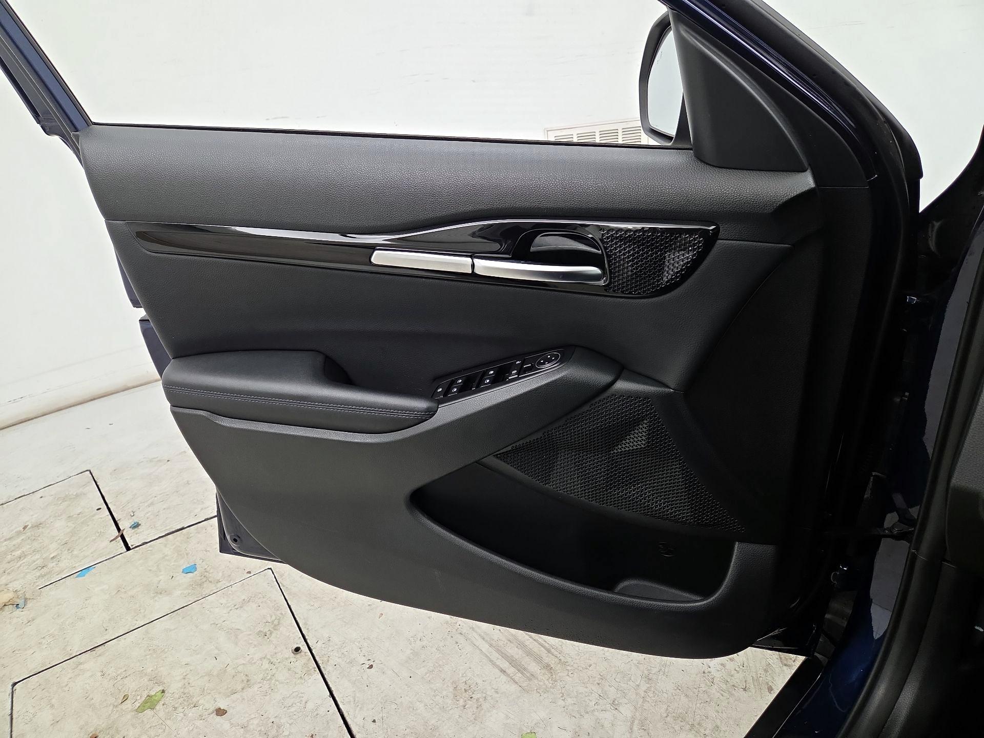 Thumbnail: 2023 Kia Seltos - 12