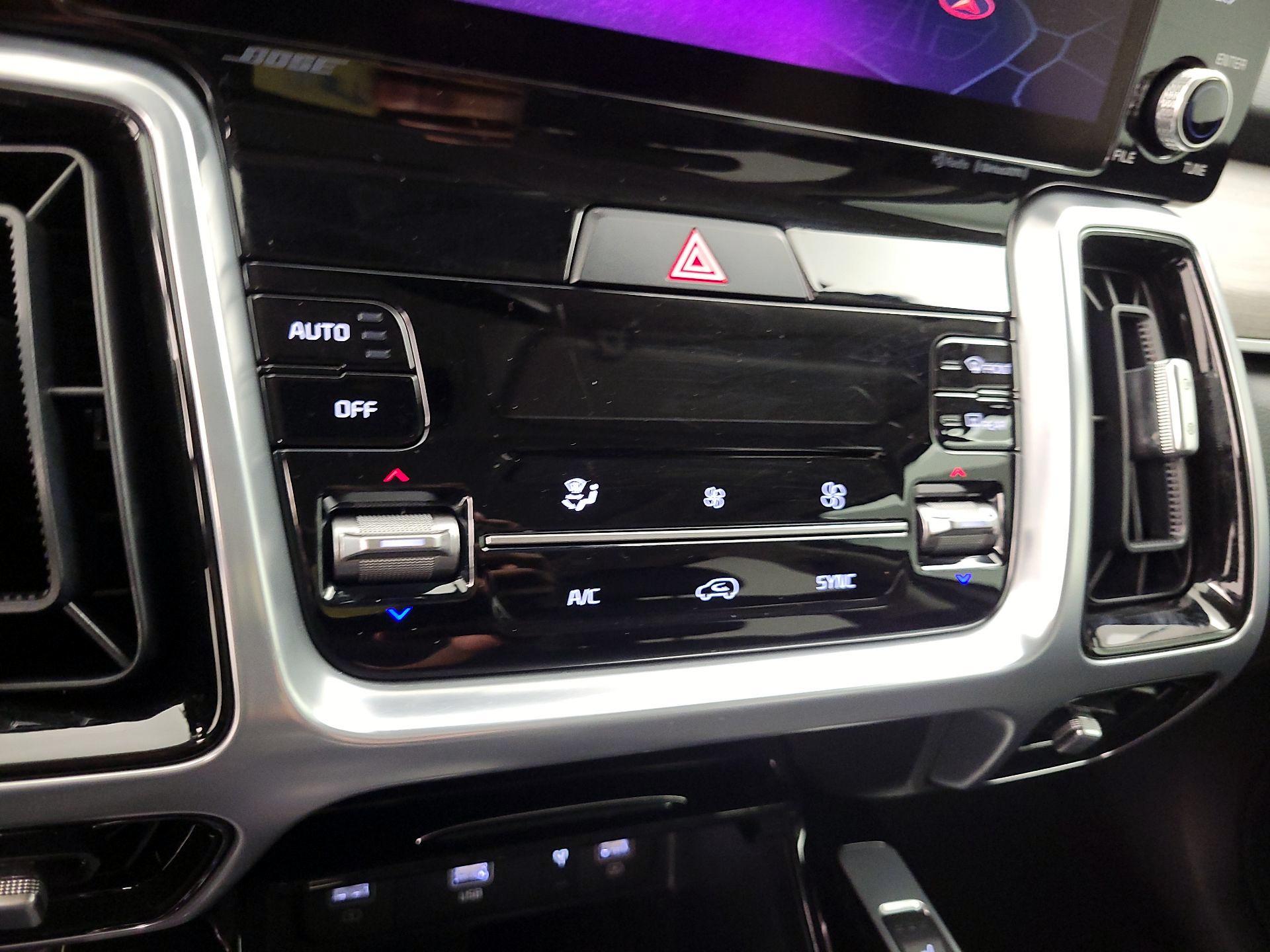 Thumbnail: 2022 Kia Sorento - 16